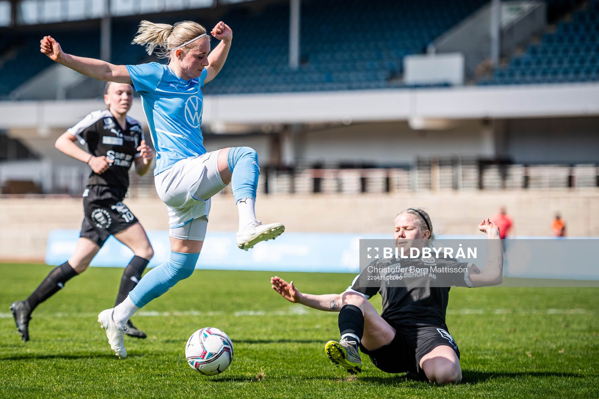 Malmö FFs Melina Skarström och Hammenhögs Caroline