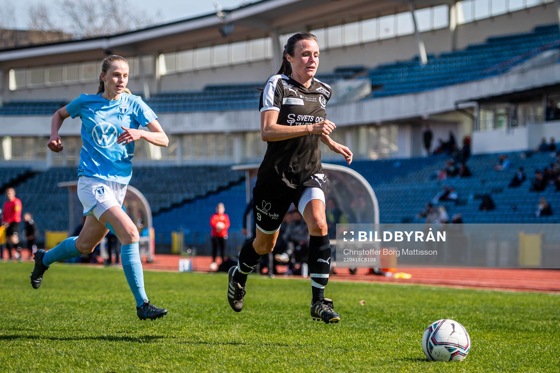 Malmö FFs Sofia Anker Kofoed och Hammenhögs Helena
