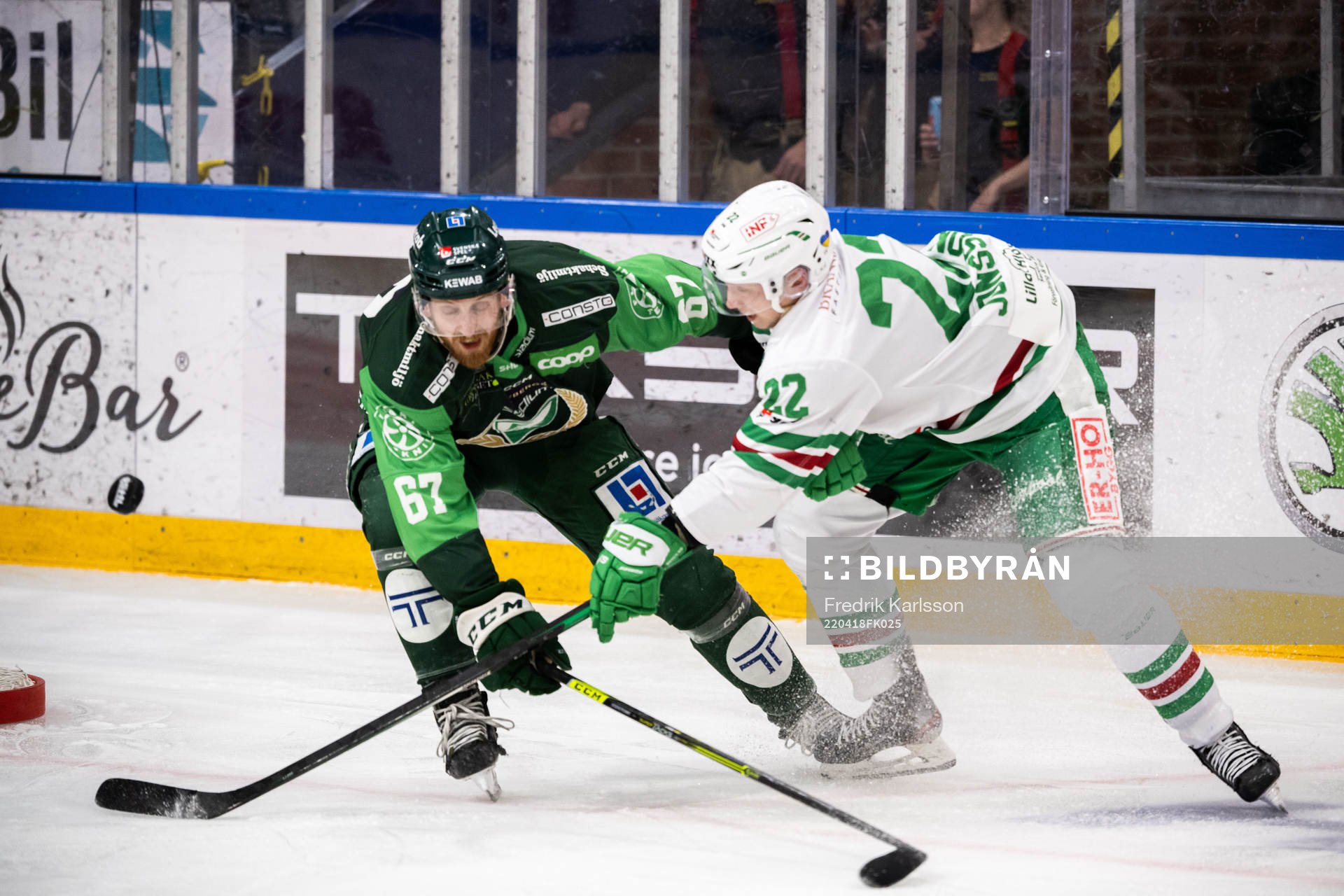 Färjestads Pontus Widerström och Rögles Samuel Jonsson