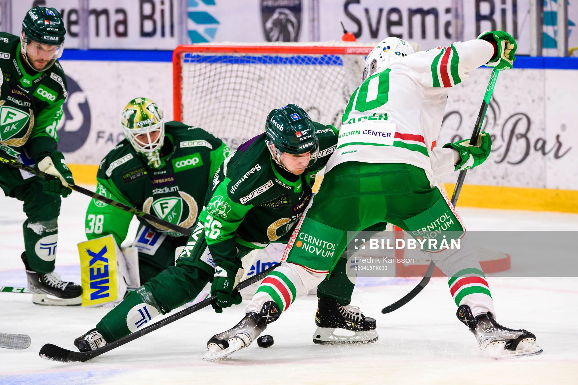 Färjestads Joel Nyström och Rögles Ted Brithén