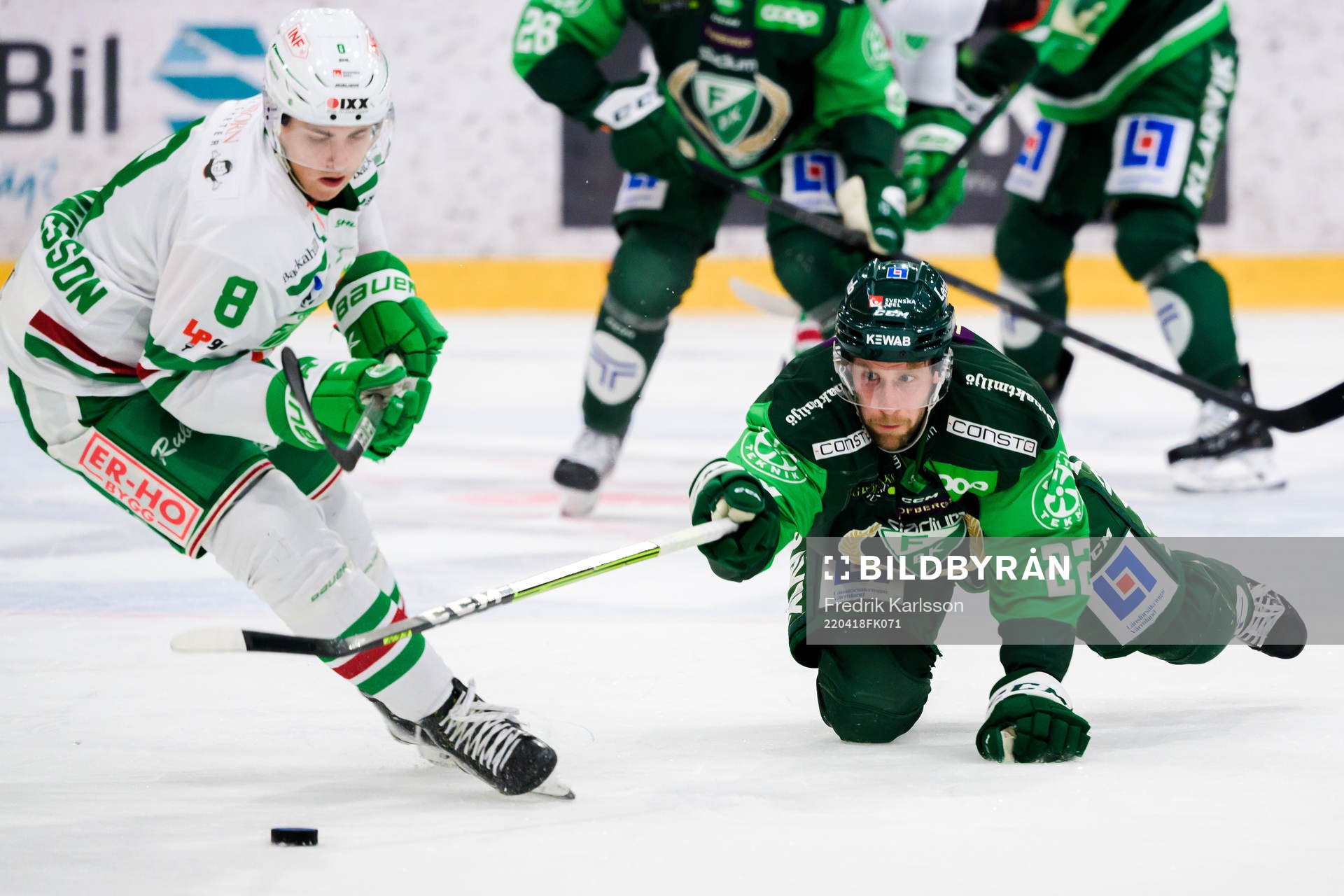 Rögles Samuel Johannesson och Färjestads Per Åslund