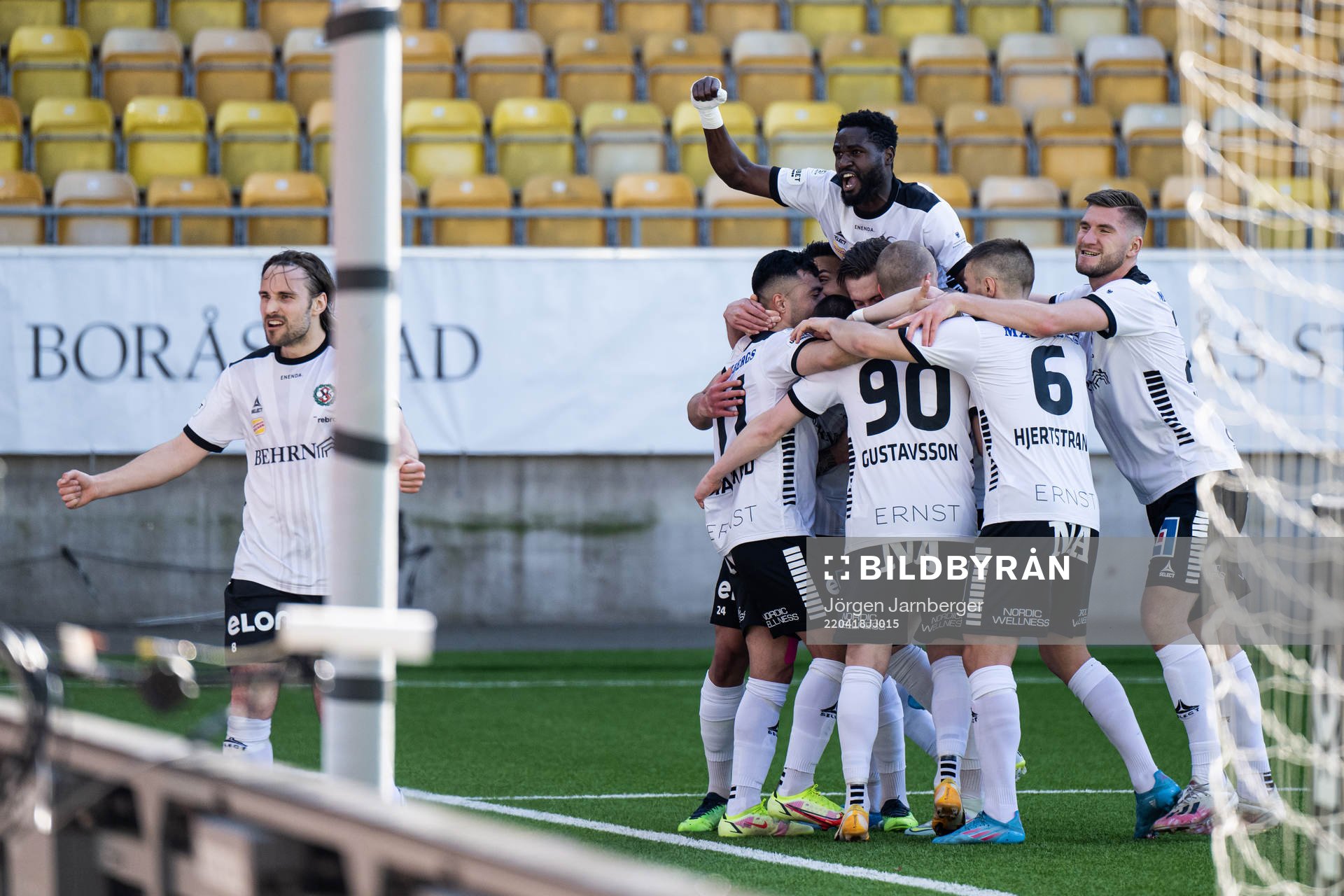 Örebros spelare jublar