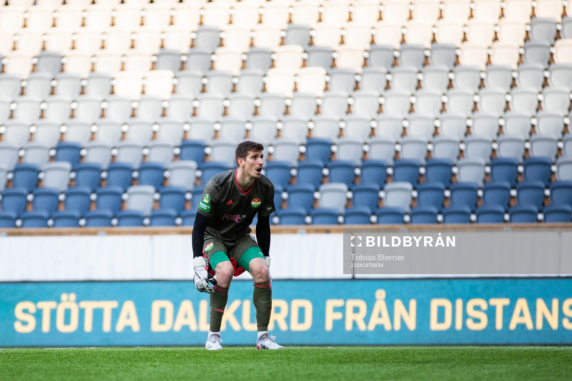 Dalkurds målvakt Bobby Allain deppar