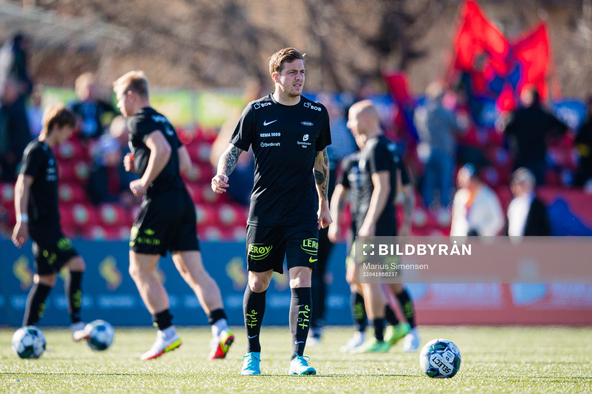 Frederik Lindbøg Børsting of Brann warms up