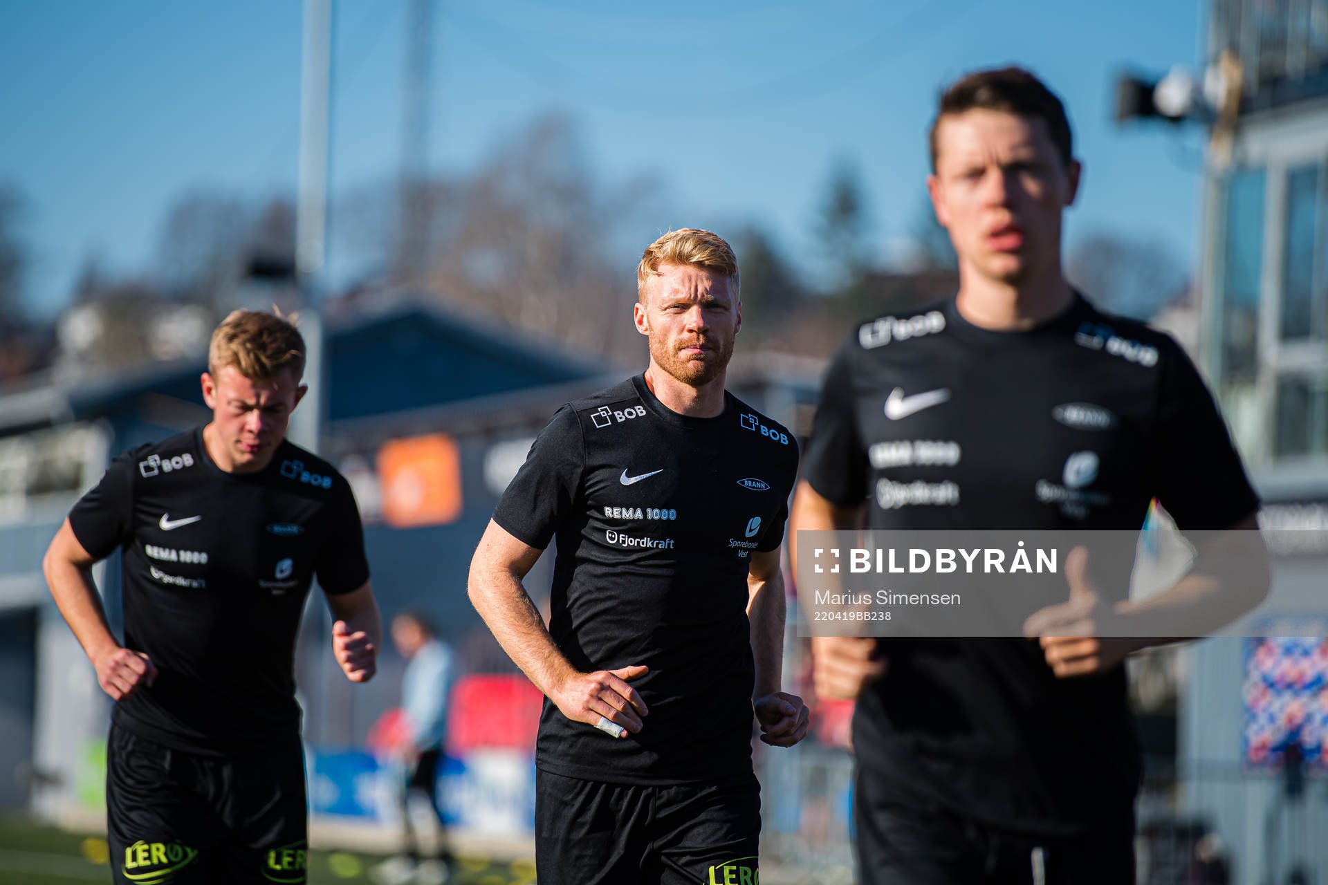 Sivert Heltne Nilsen of Brann warms up