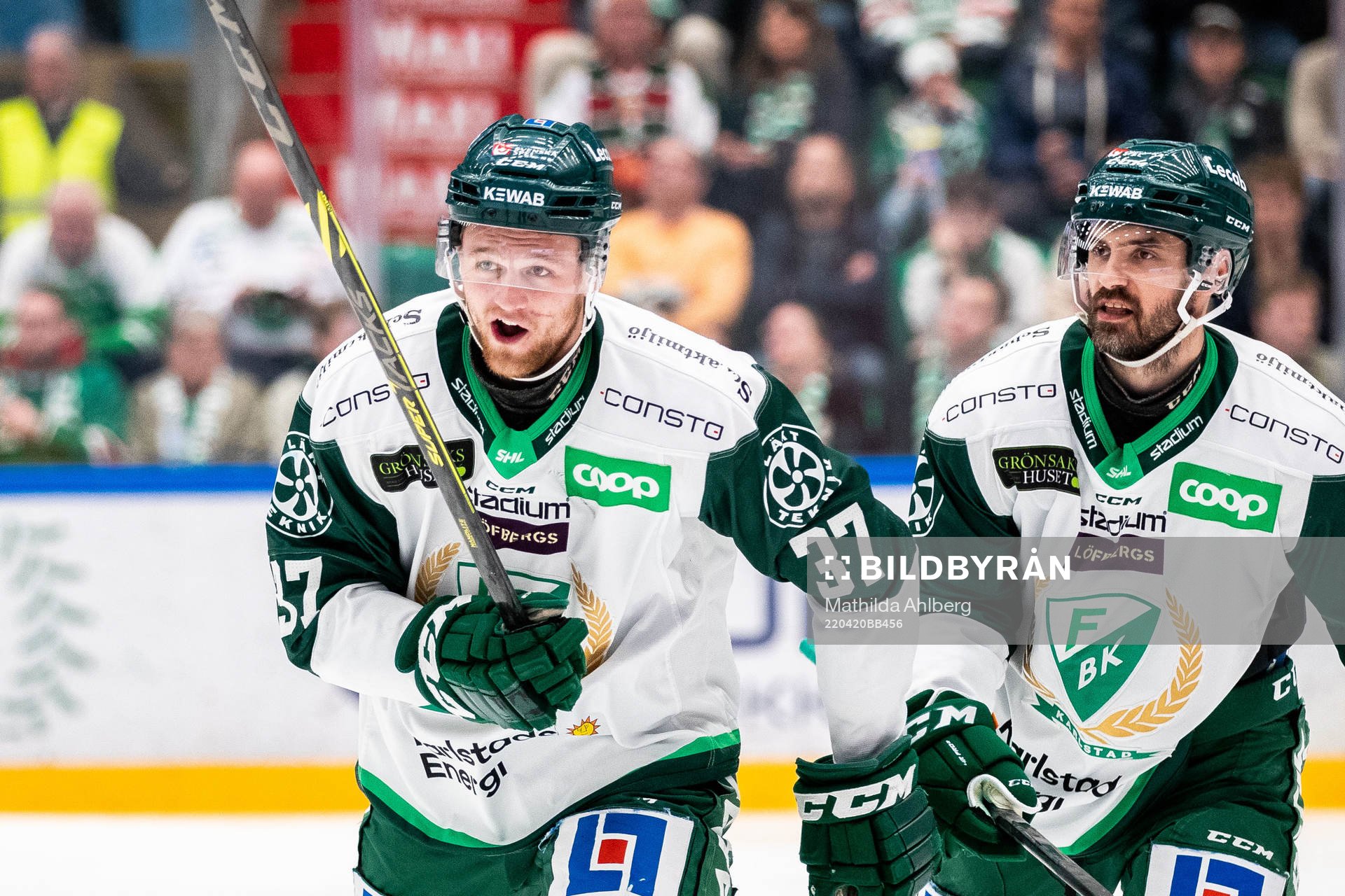 Färjestads Adam Ginning jublar
