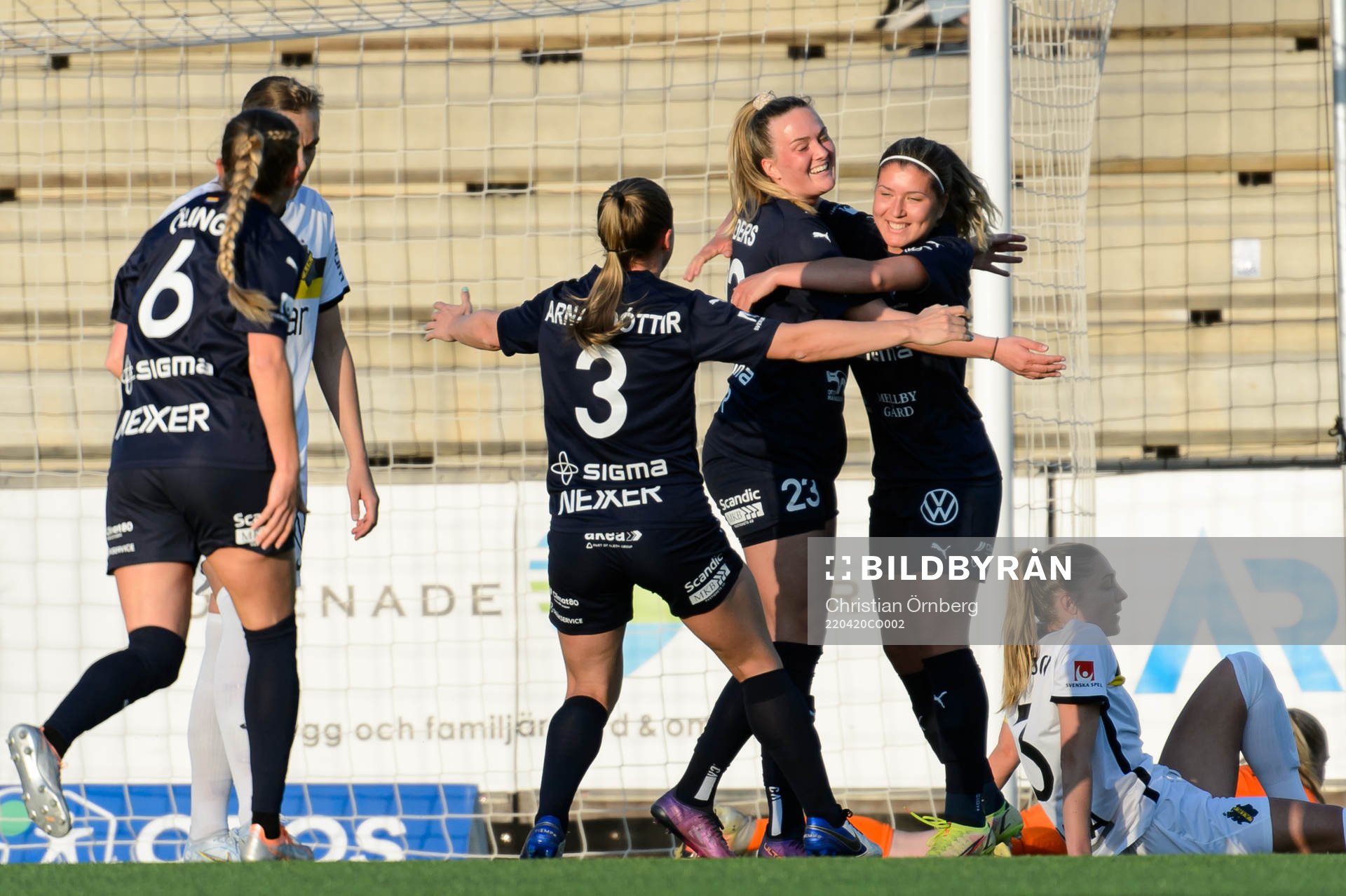 Rosengårds Stefanie Sanders jublar