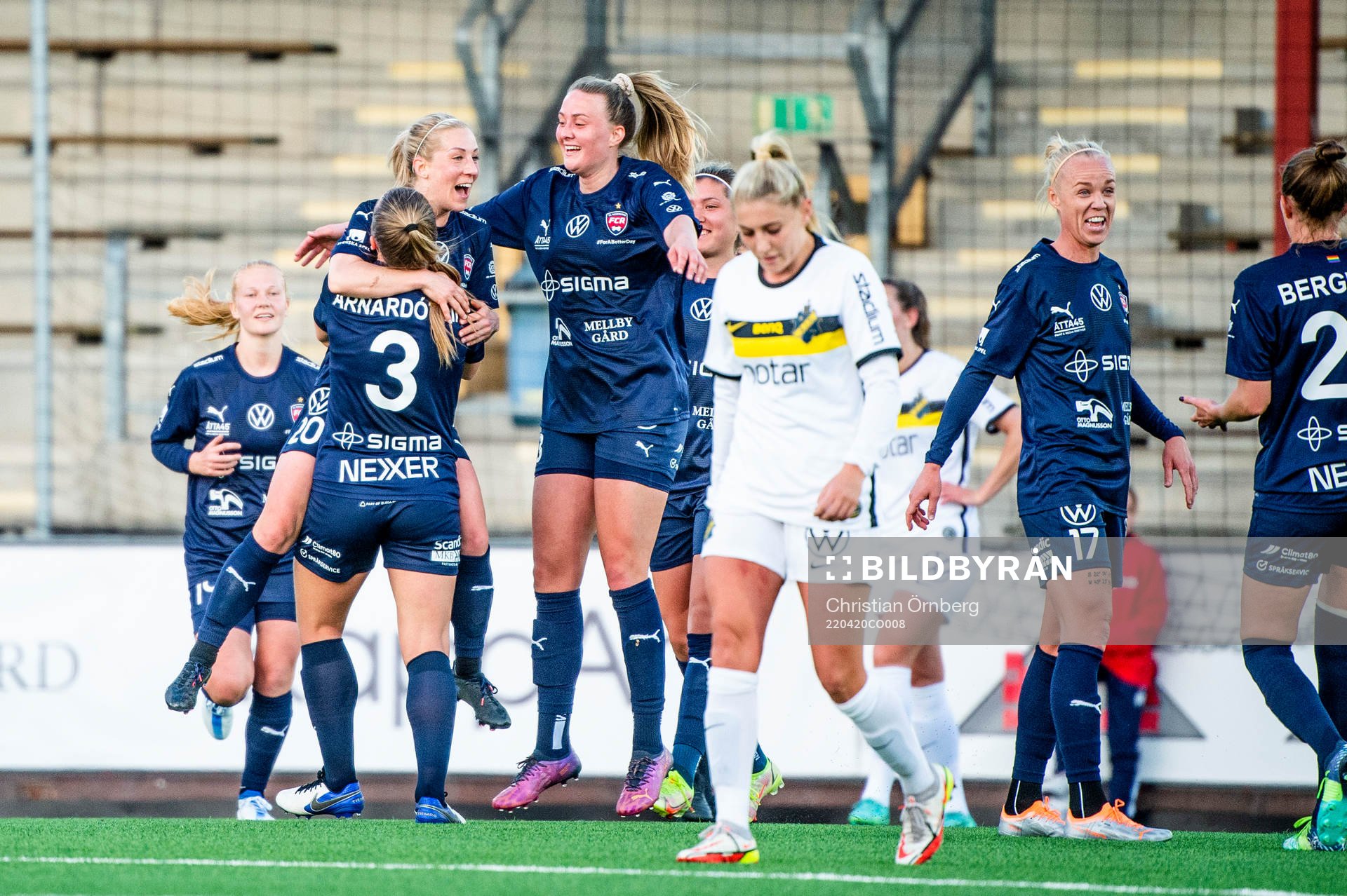 Rosengårds Mia Persson jublar