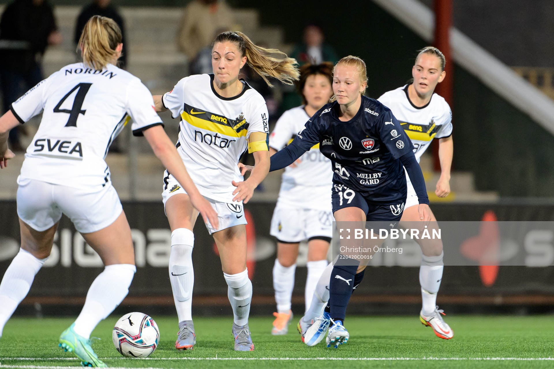 s Hannah Davison och Rosengårds Sofie Bruun Bredgaard