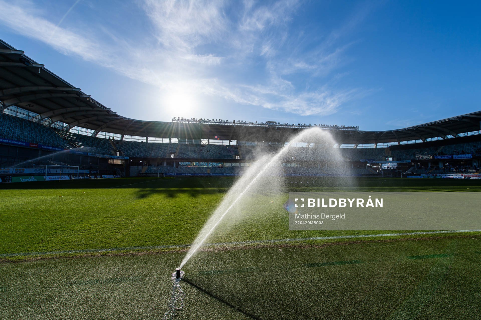 Planen vattnas på Gamla Ullevi