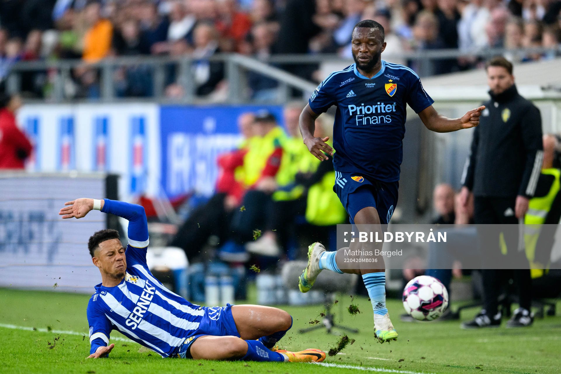 IFK Göteborgs Tobias Sana och Djurgårdens Emmanuel Banda