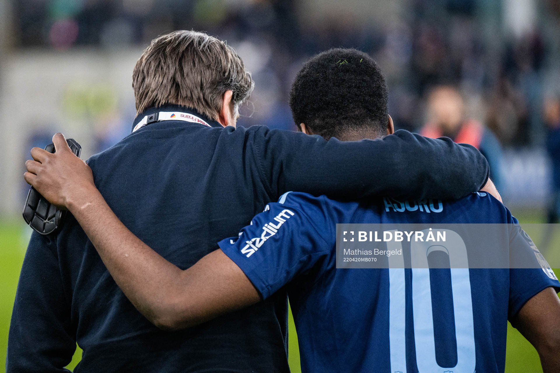 Djurgårdens sportchef Bosse Andersson och Joel Asoro