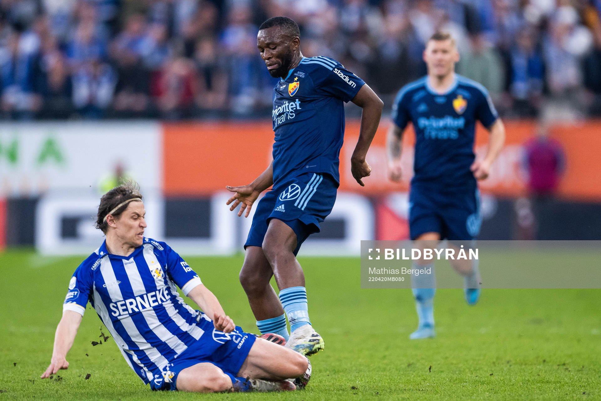 IFK Göteborgs Simon Thern och Djurgårdens Emmanuel Banda