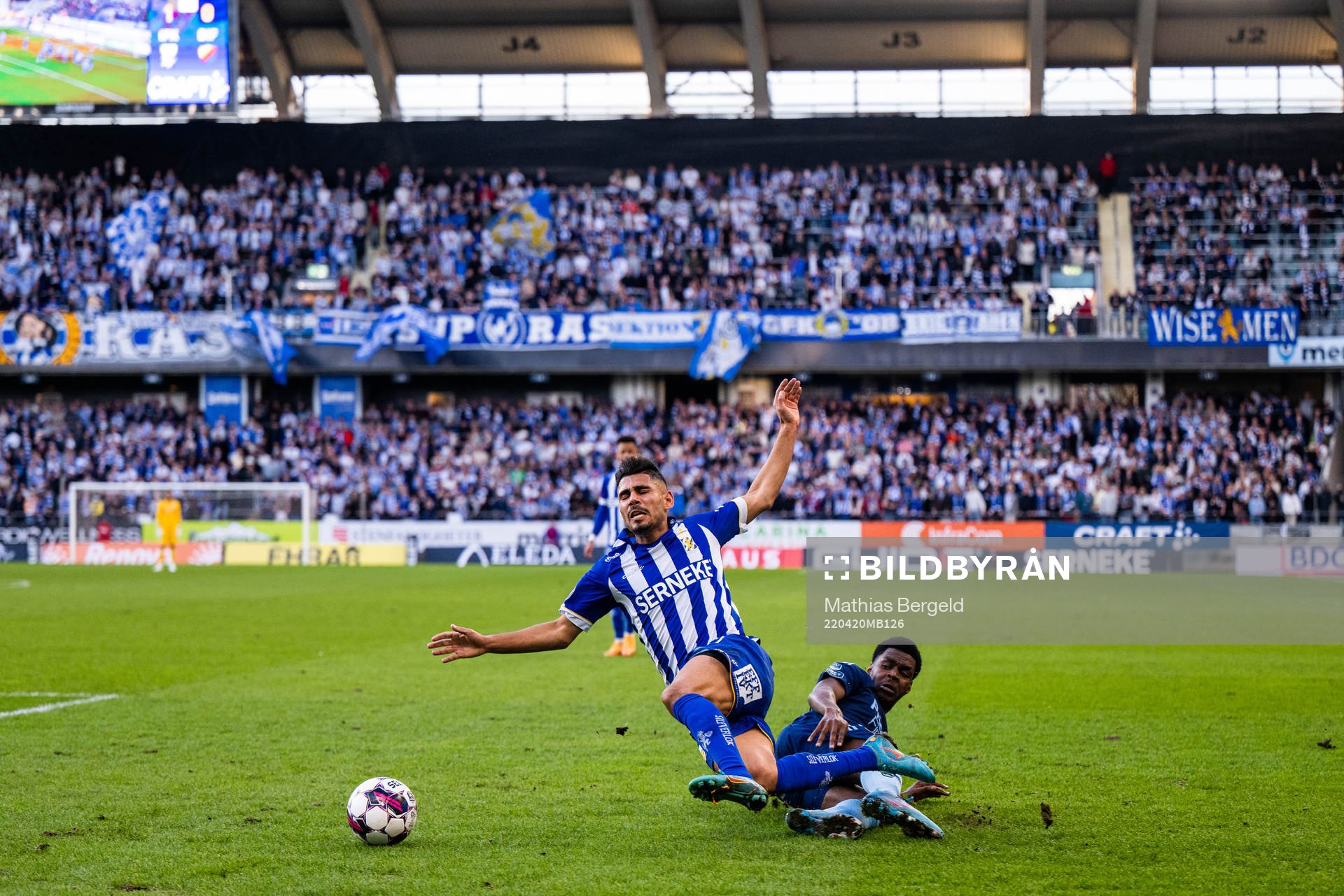 IFK Göteborgs Hosam Aiesh och Djurgårdens Joel Asoro