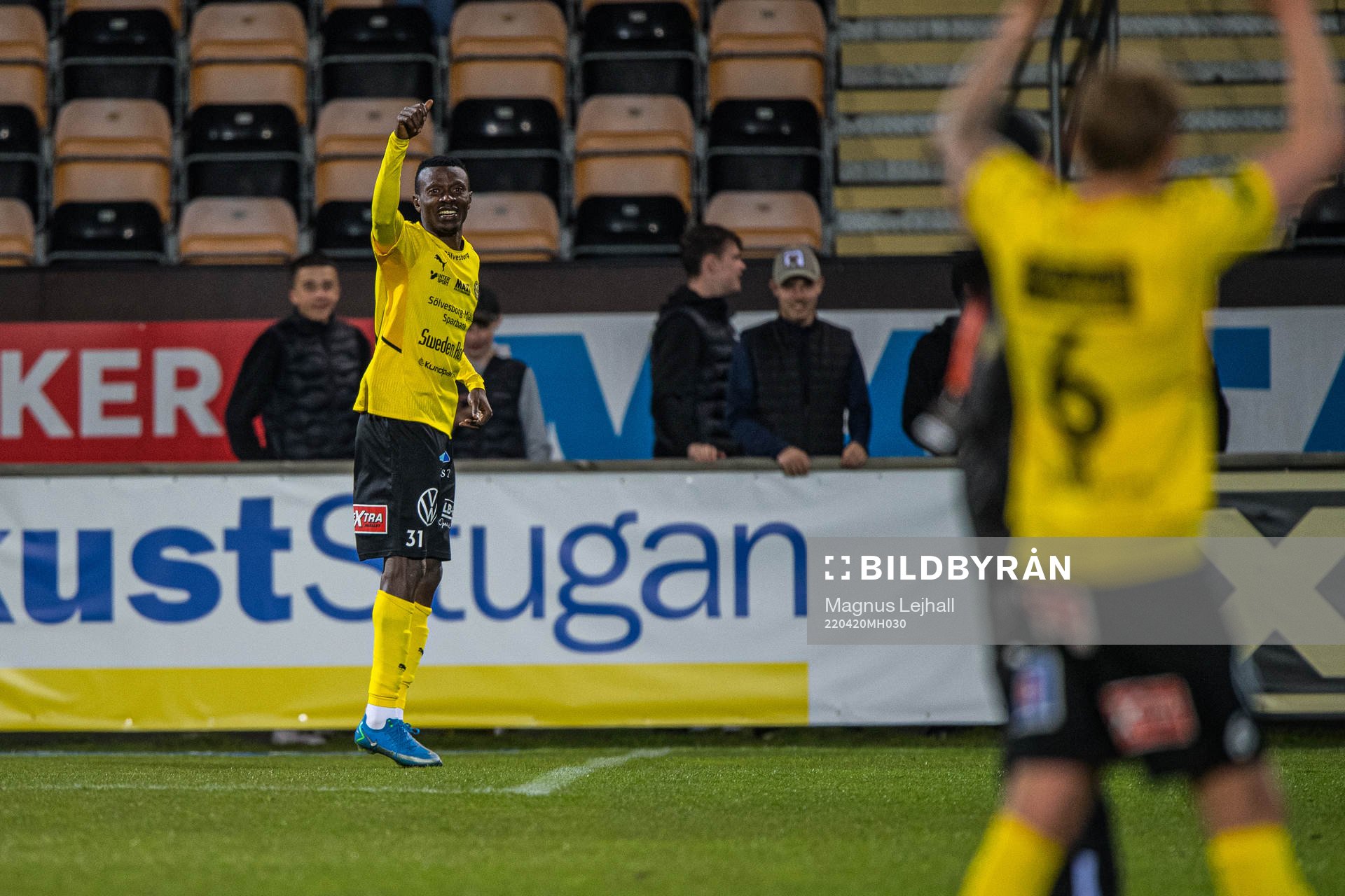 Mjällbys Silas Nwankwo  jublar