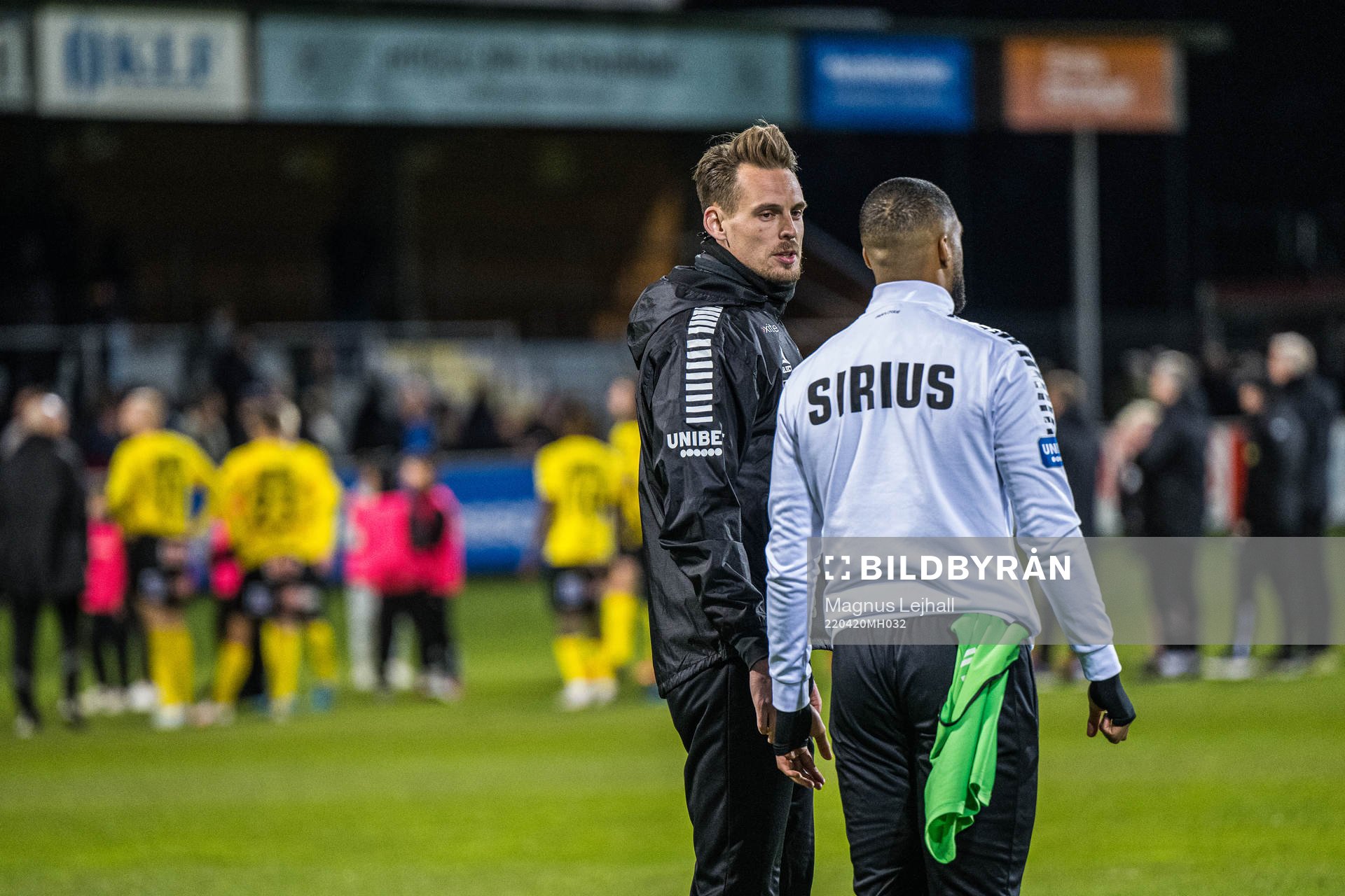 Sirius tränare Daniel Bäckström  deppar