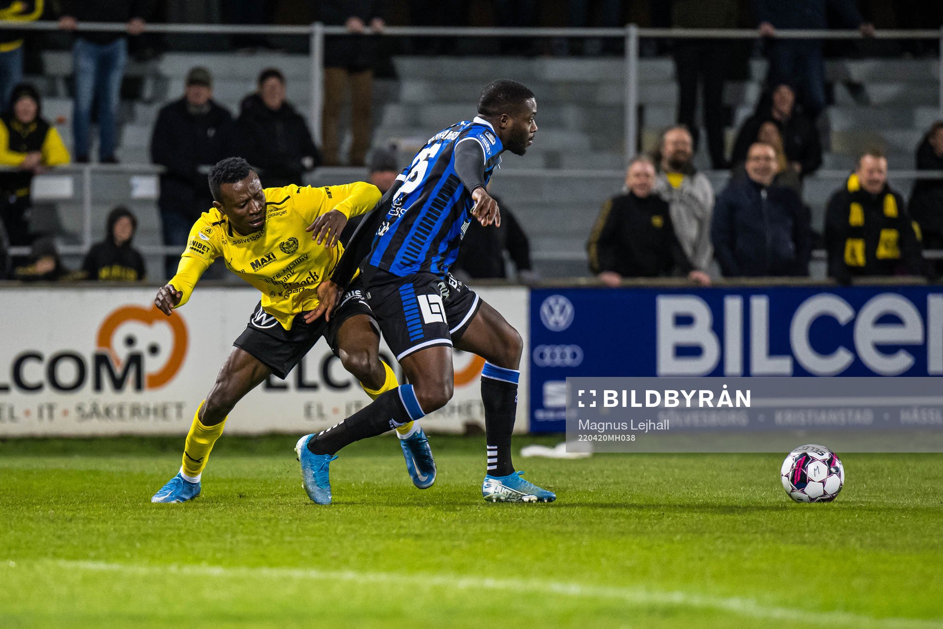 Mjällbys Silas Nwankwo  mot Sirius Isak Ssali Ssewankambo