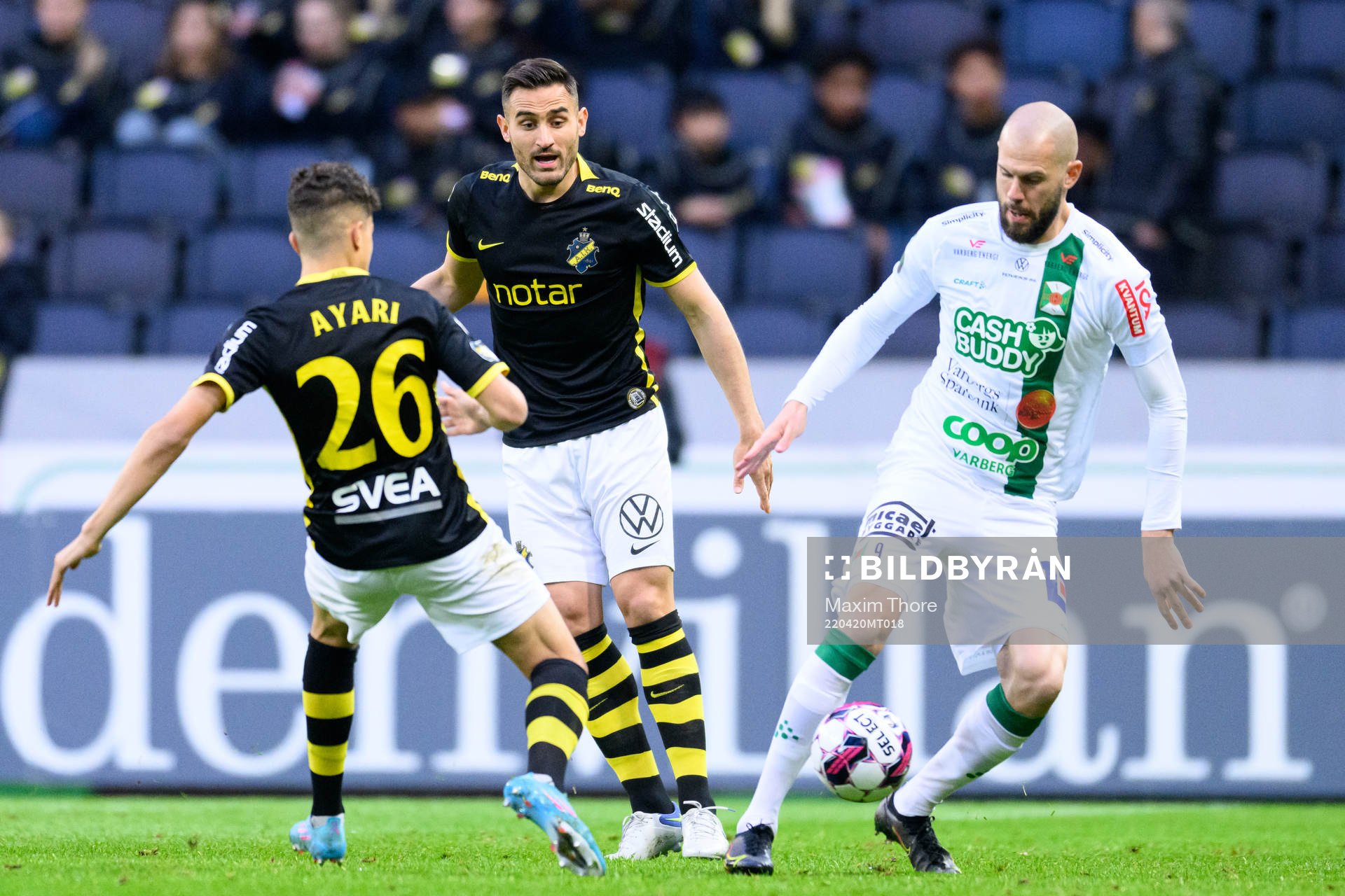s Sotirios Papagiannopoulos och Varbergs Robin Simovic