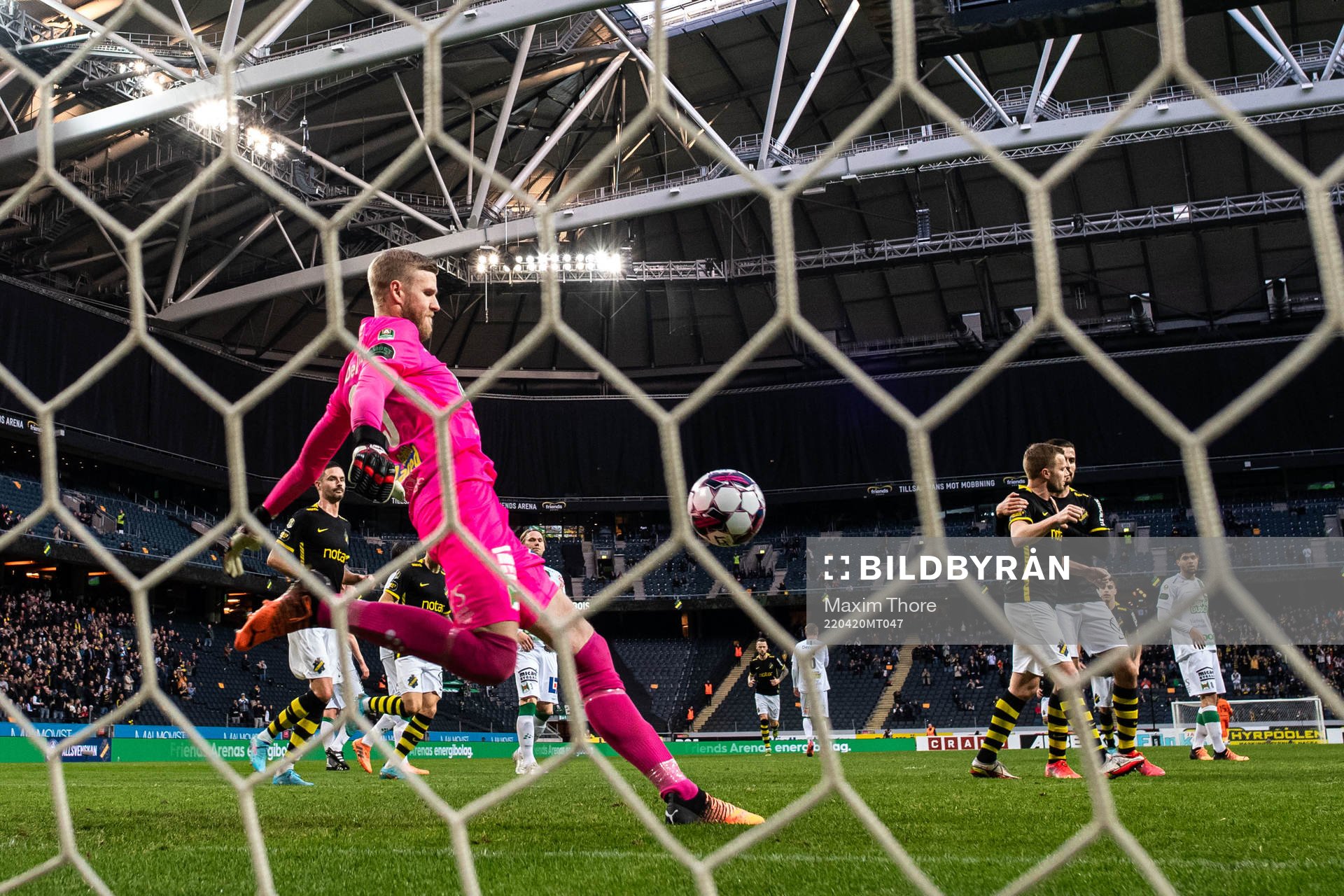 s Sebastian Larsson som jublar