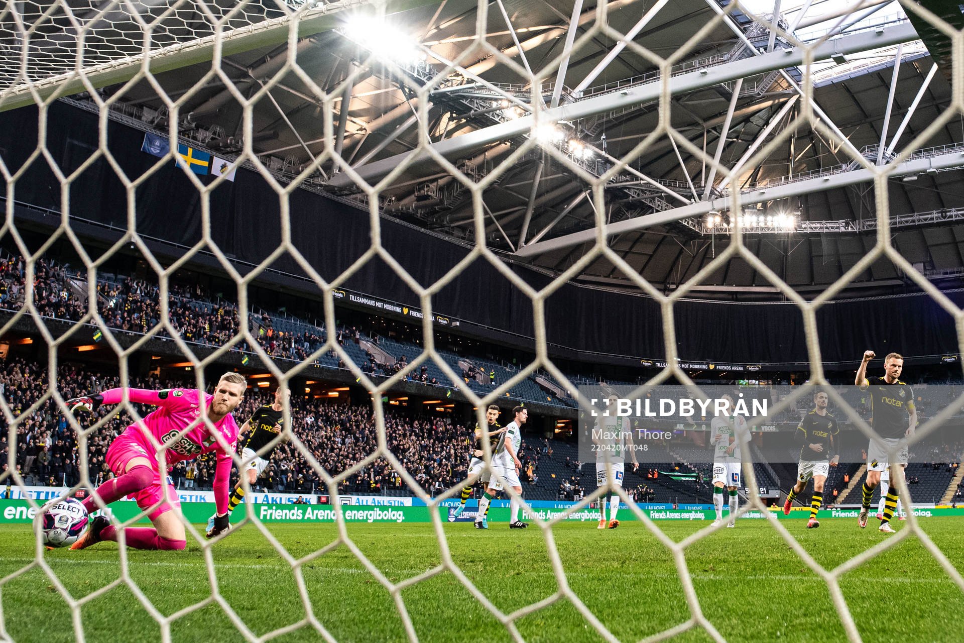 s Sebastian Larsson som jublar