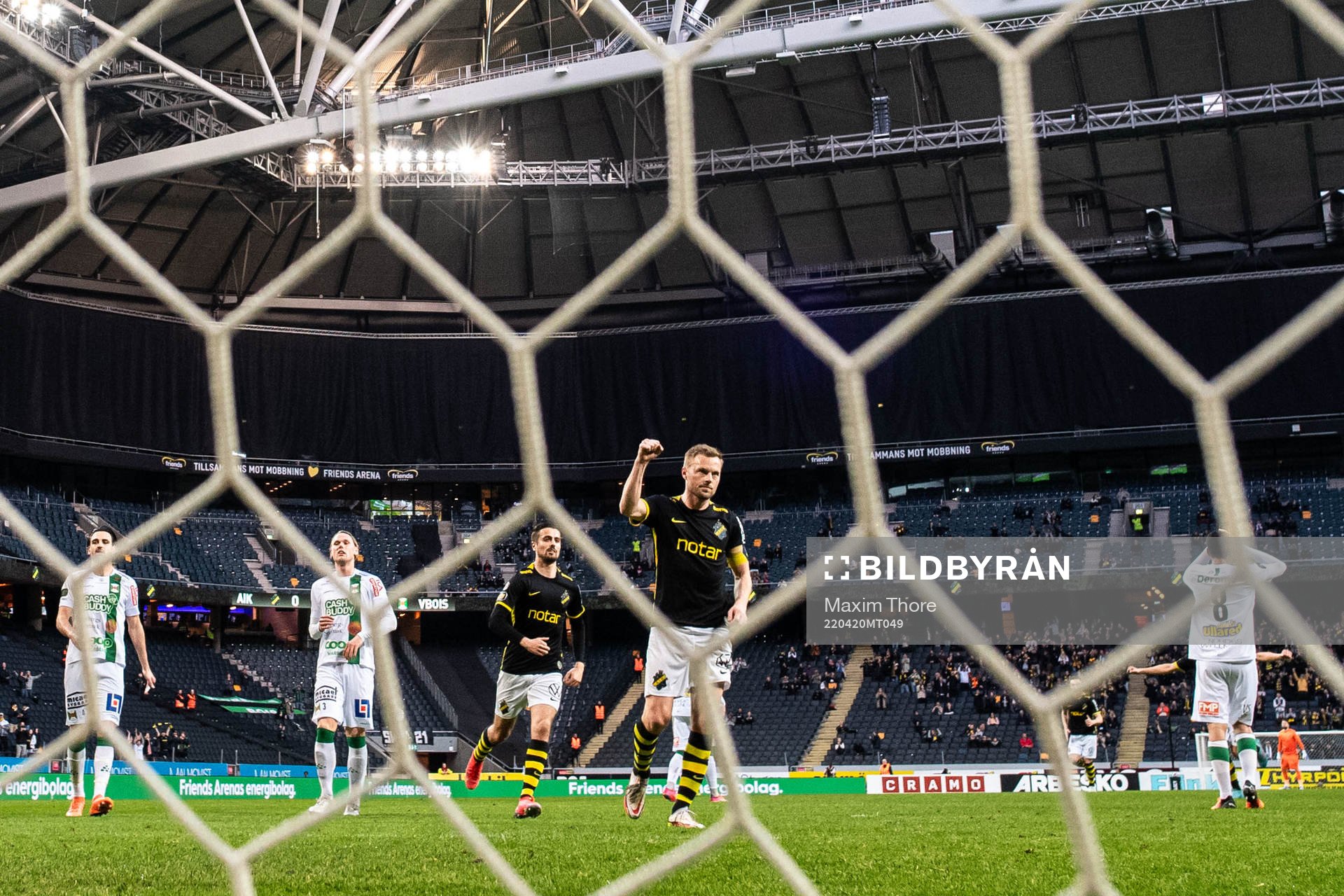 s Sebastian Larsson jublar