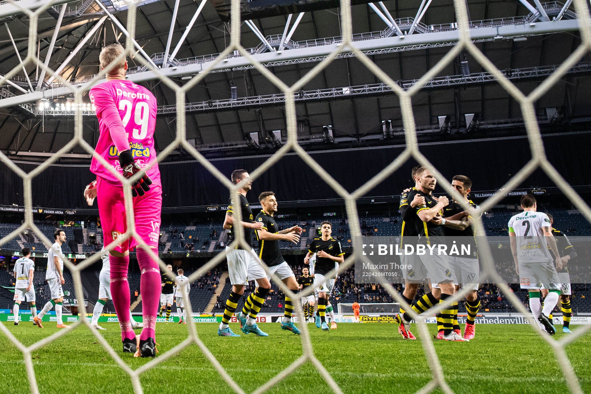 s Sebastian Larsson som jublar