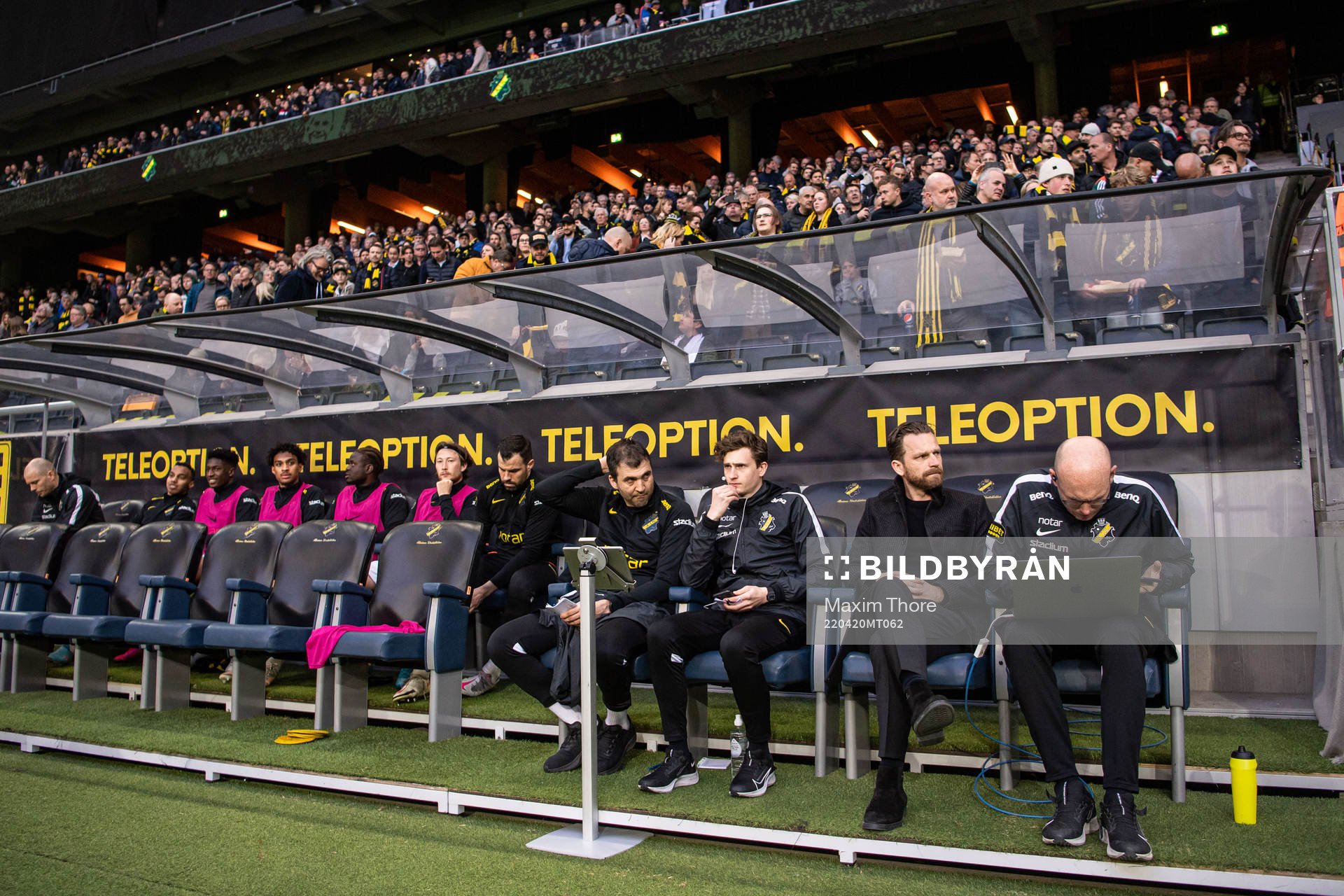 s tränare Bartosz Grzelak och assisterande tränare