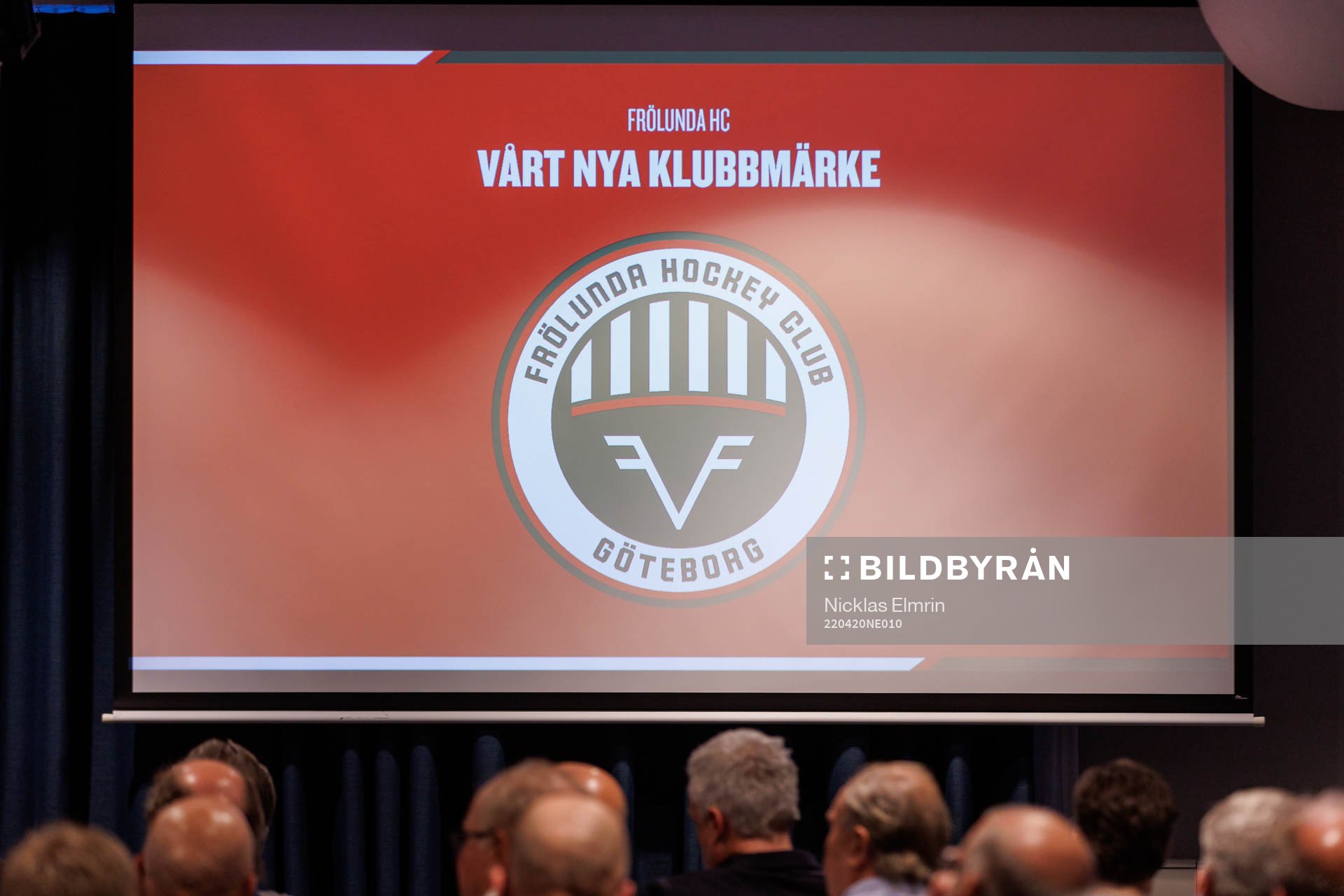 Frölundas nya klubbmärke visas på en skärm
