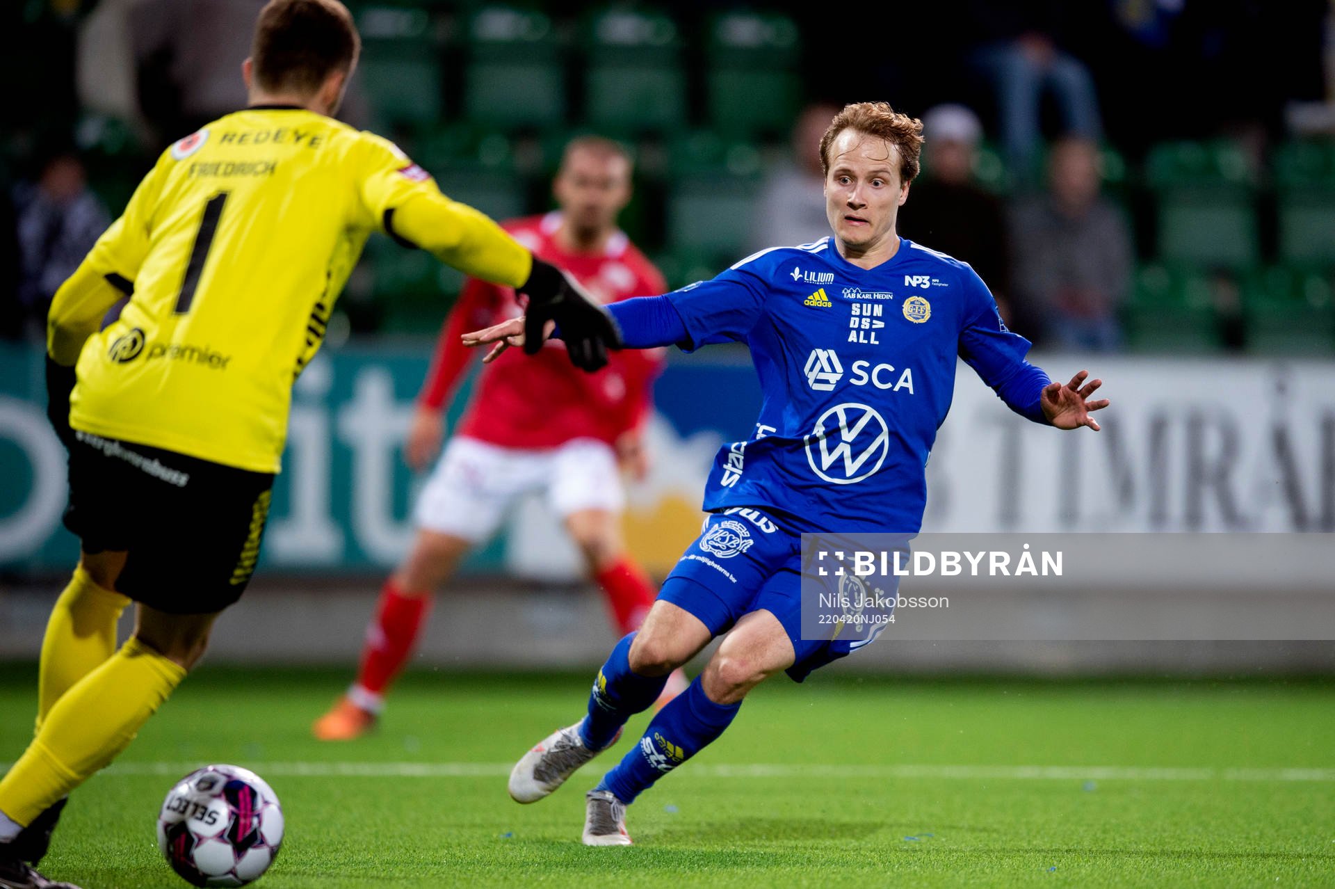 Kalmars målvakt Ricardo Friedrich och Sundsvalls Saku