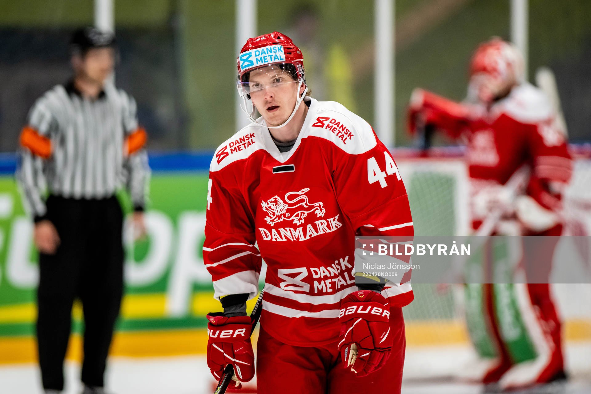 Sören Nielsen of Denmark looks dejected