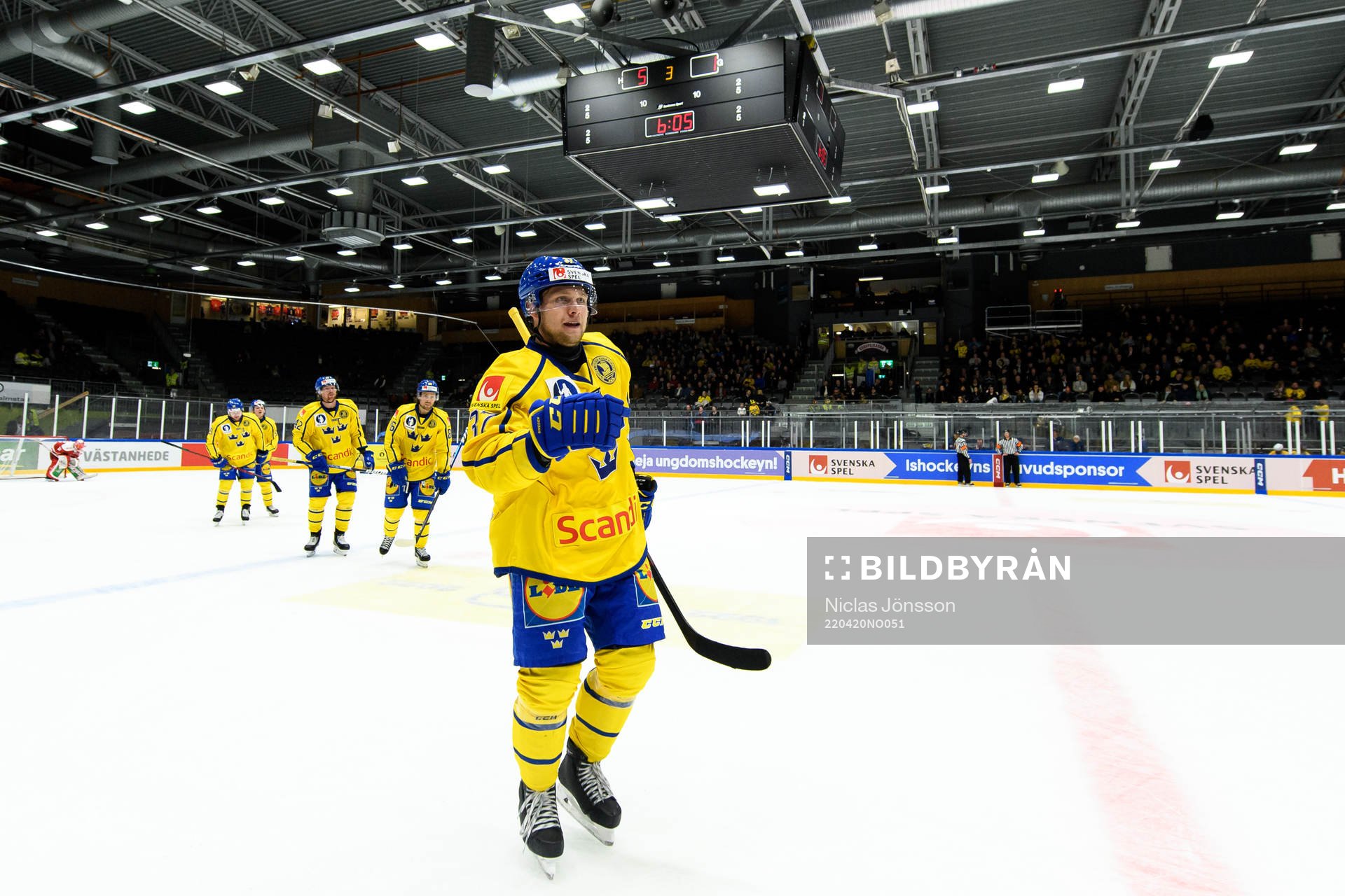 Jesper Pettersson of Sweden celebrates