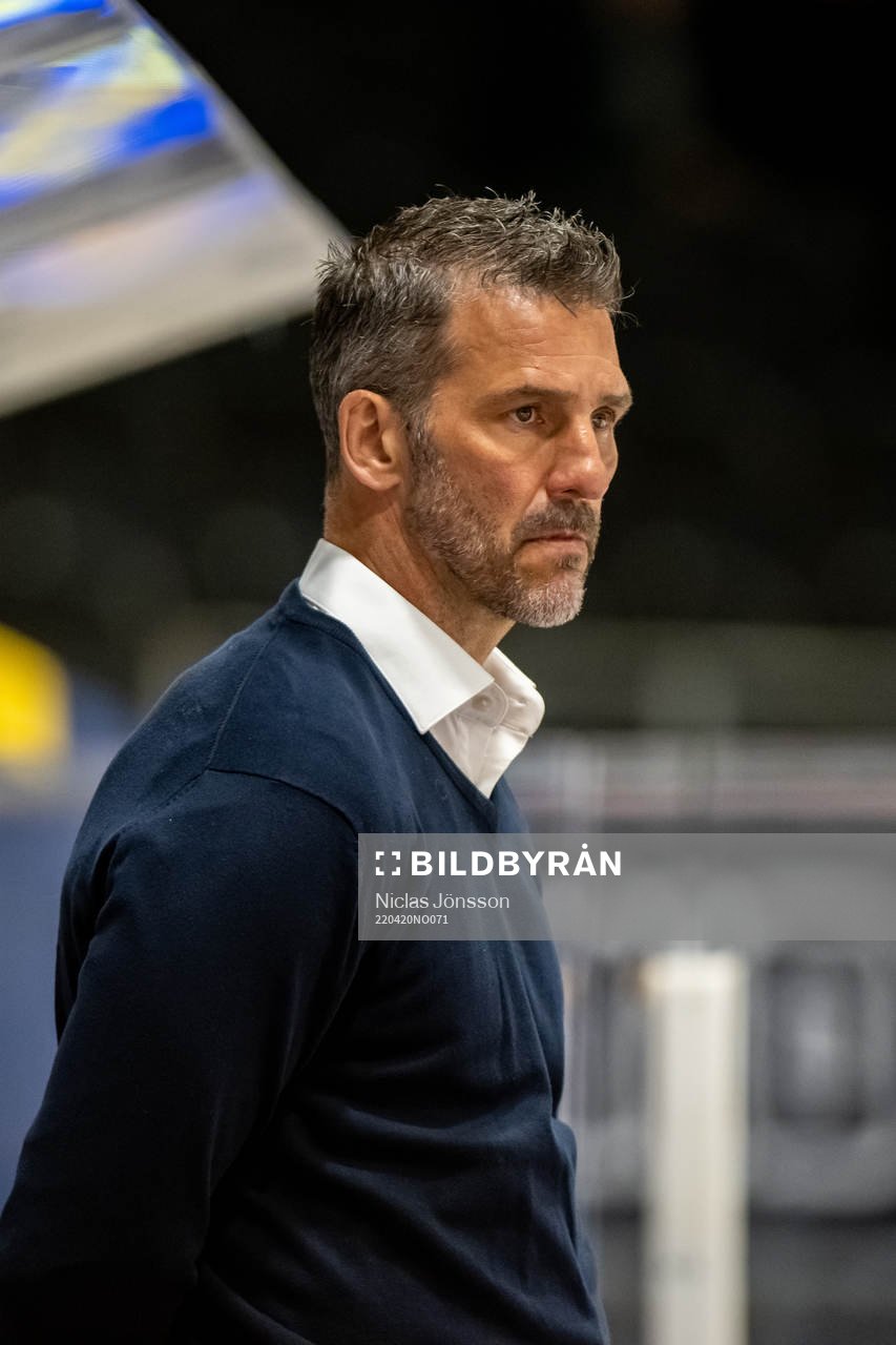 Assistant Coach Andreas Lilja of Denmark