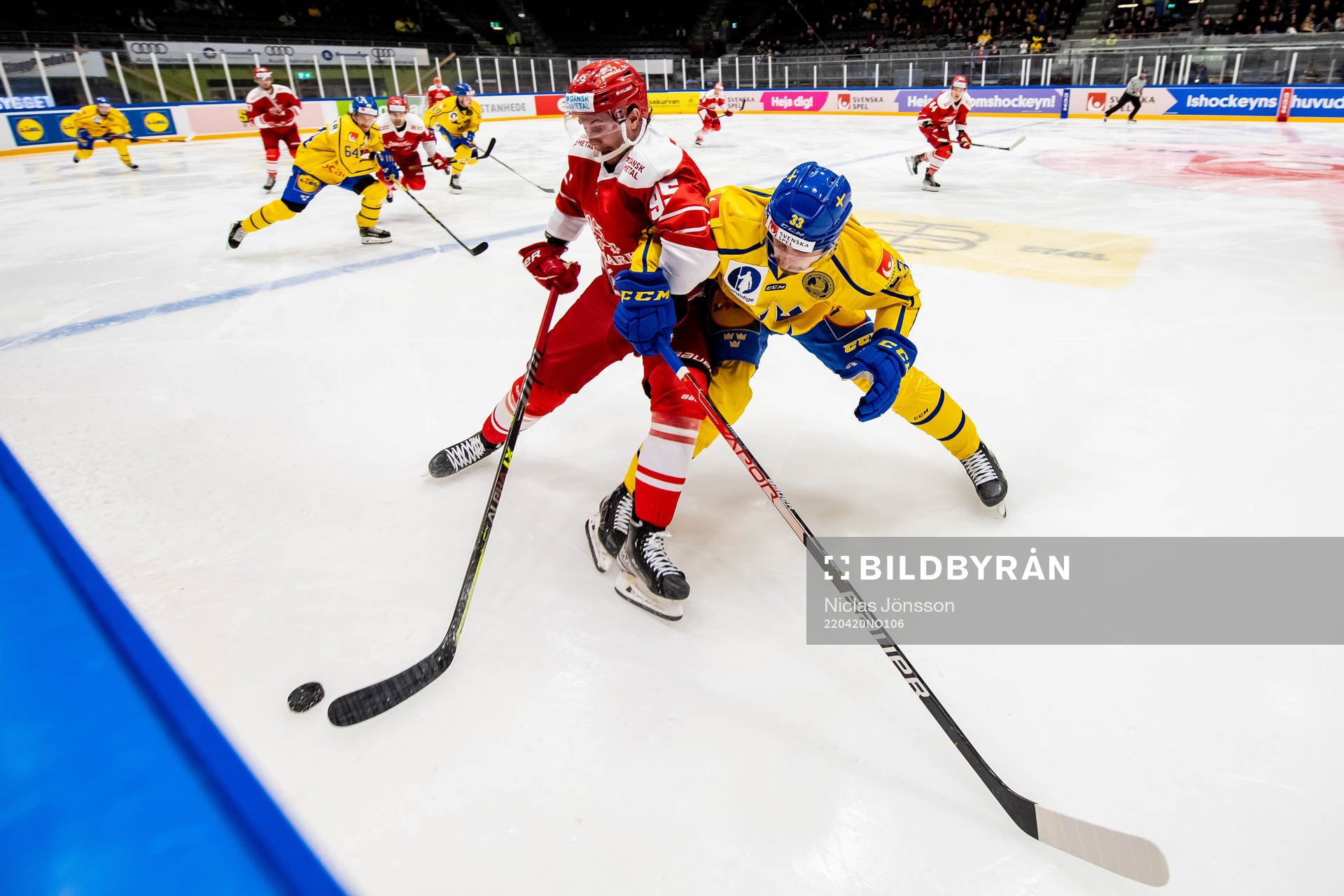 Nick Olesen of Denmark and Albin Lundin of Sweden