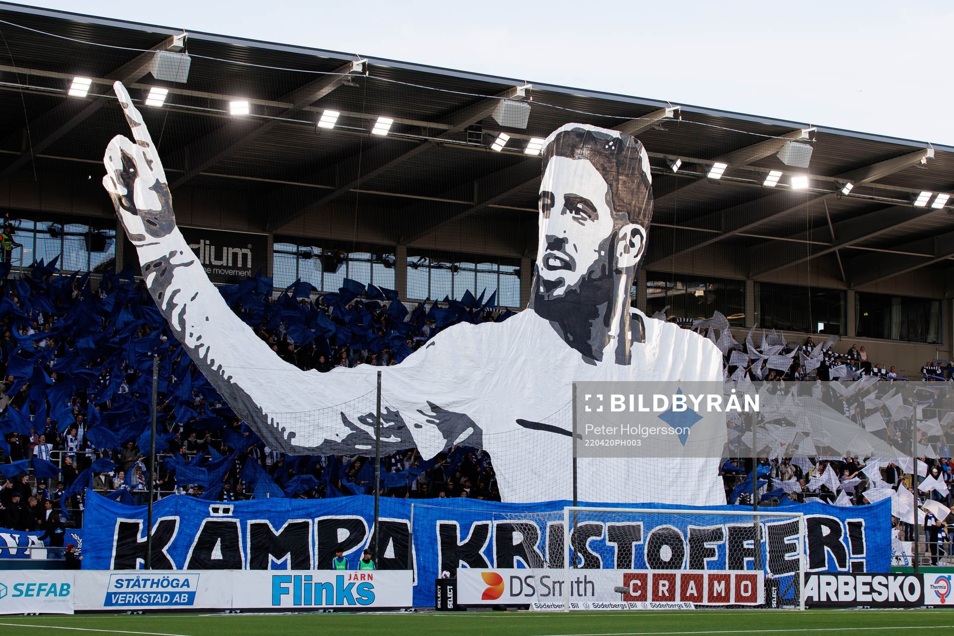 IFK Norrköpings supportrar med tifo föreställande