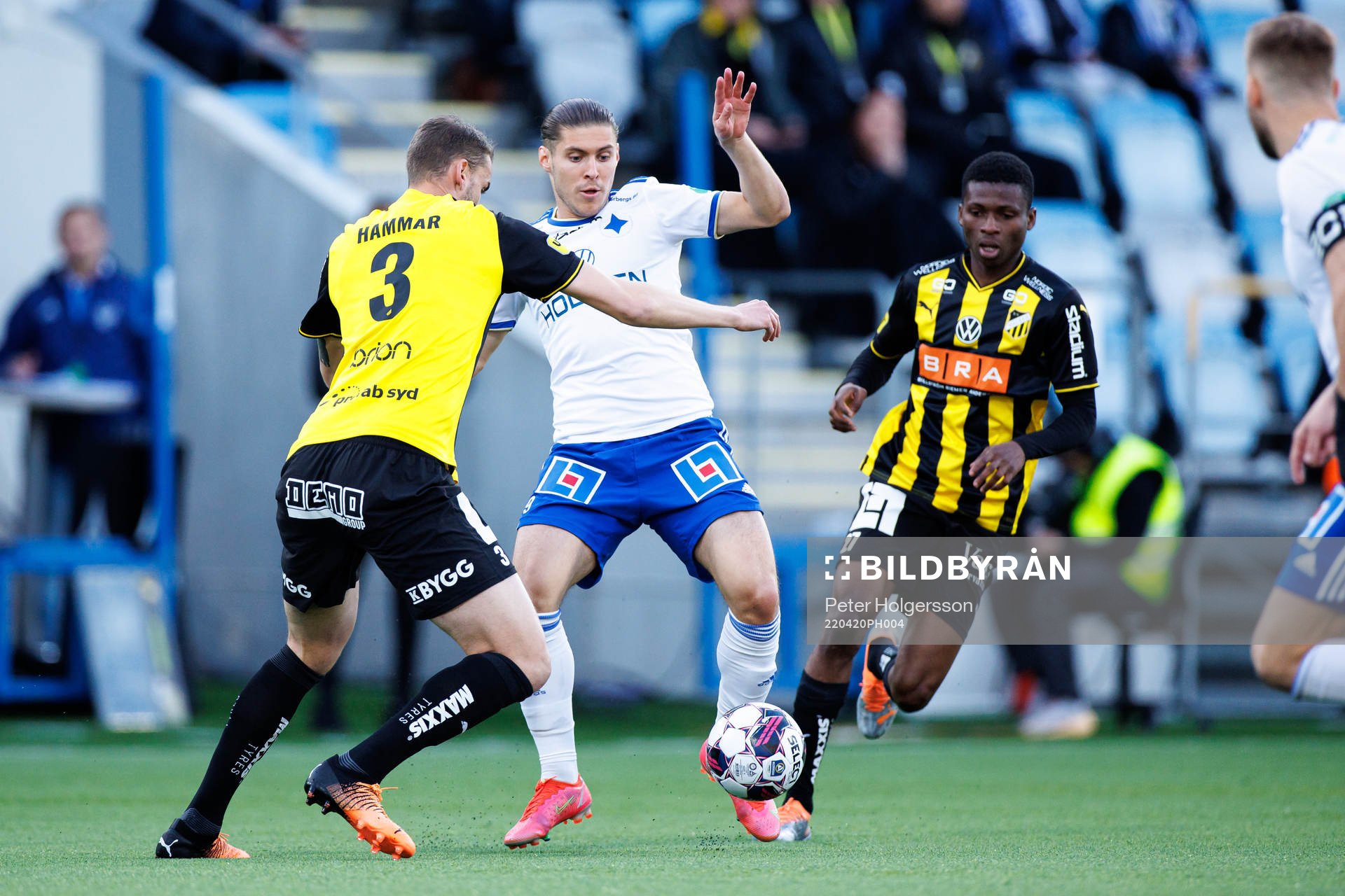 Häckens Johan Hammar och IFK Norrköpings Eman Markovic