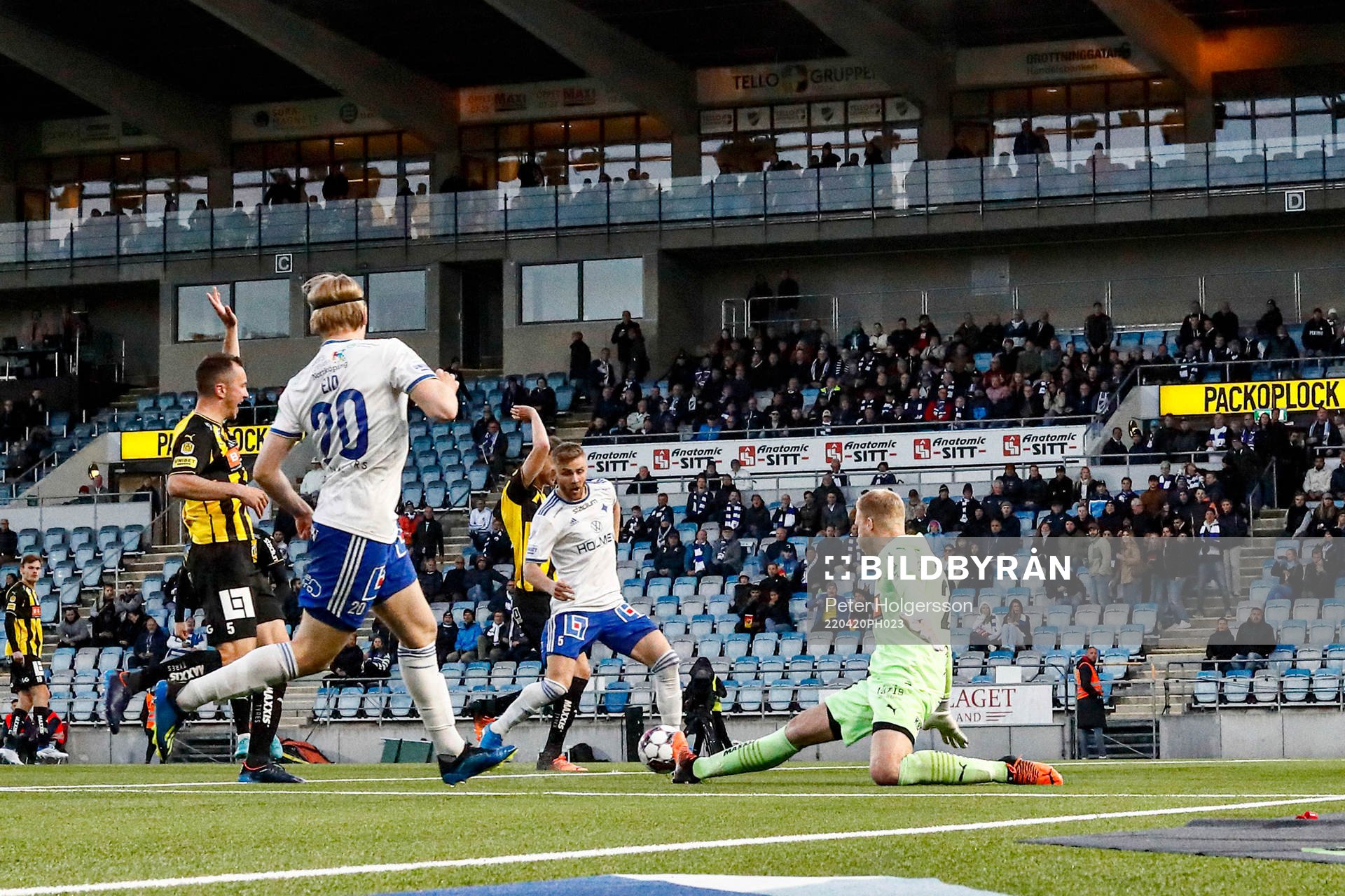 IFK Norrköpings Christoffer Nyman gör mål förbi