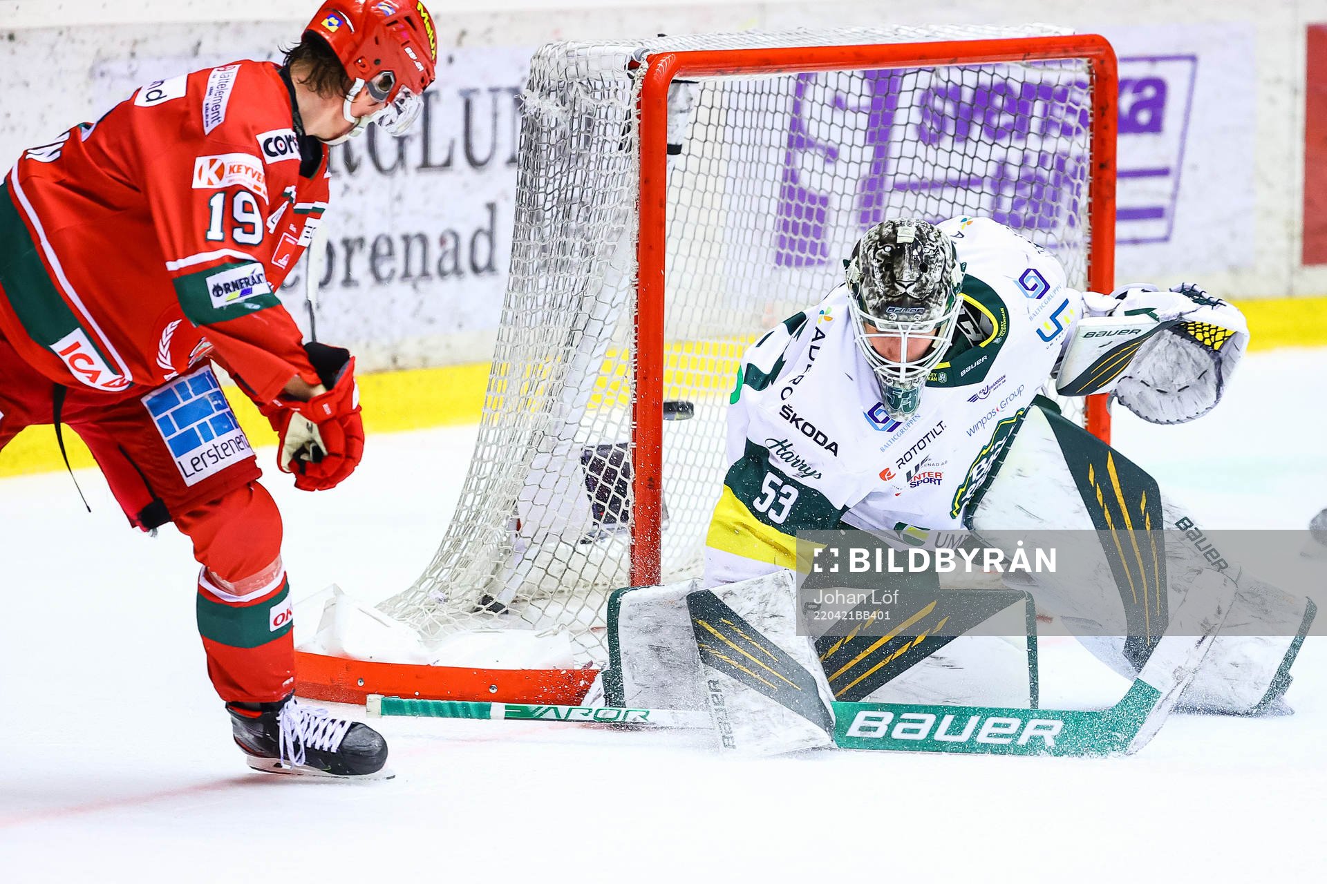 Modos Erik Karlsson gör 2-5 bakom Björklövens målvakt
