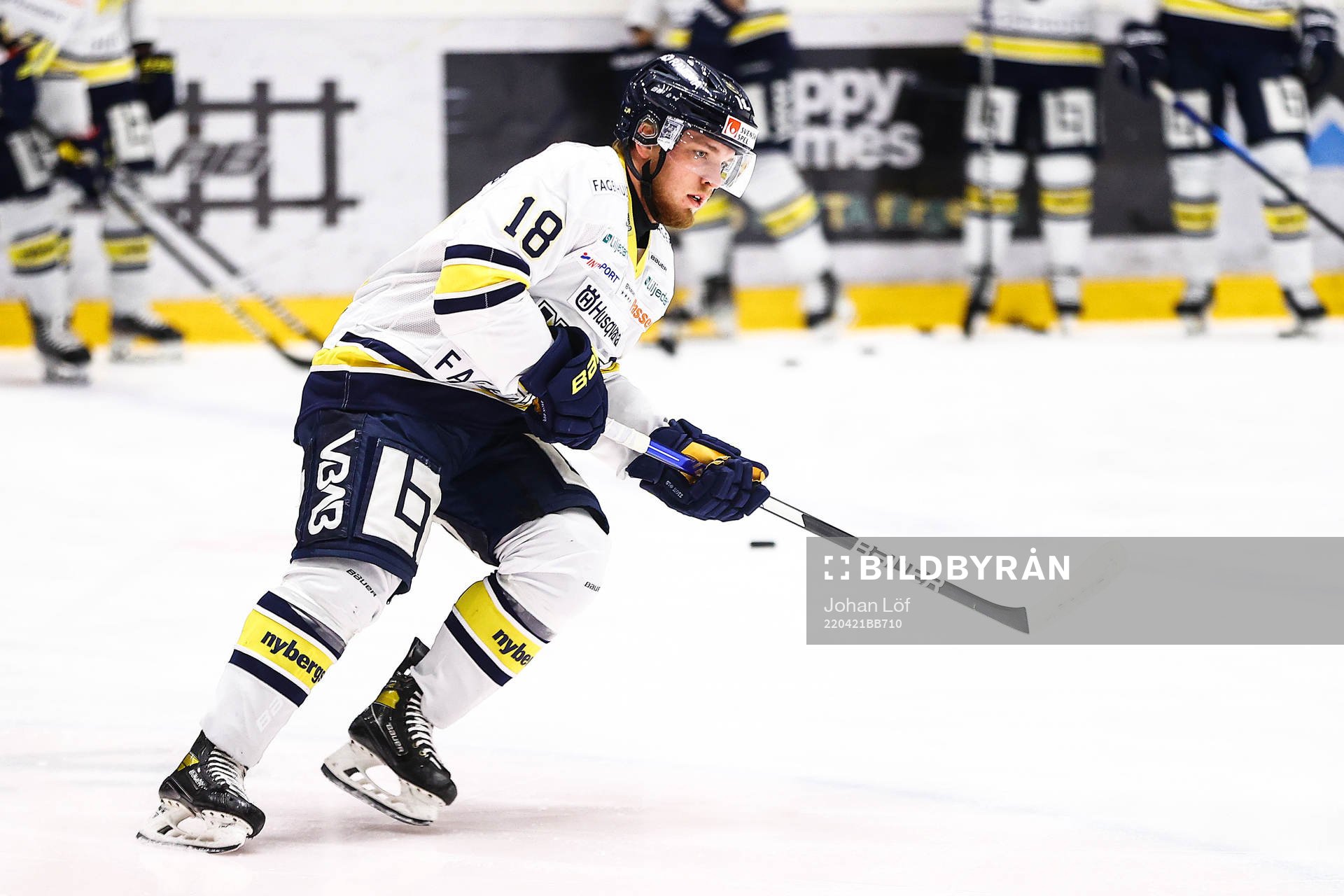 s Zion Nybeck värmer upp