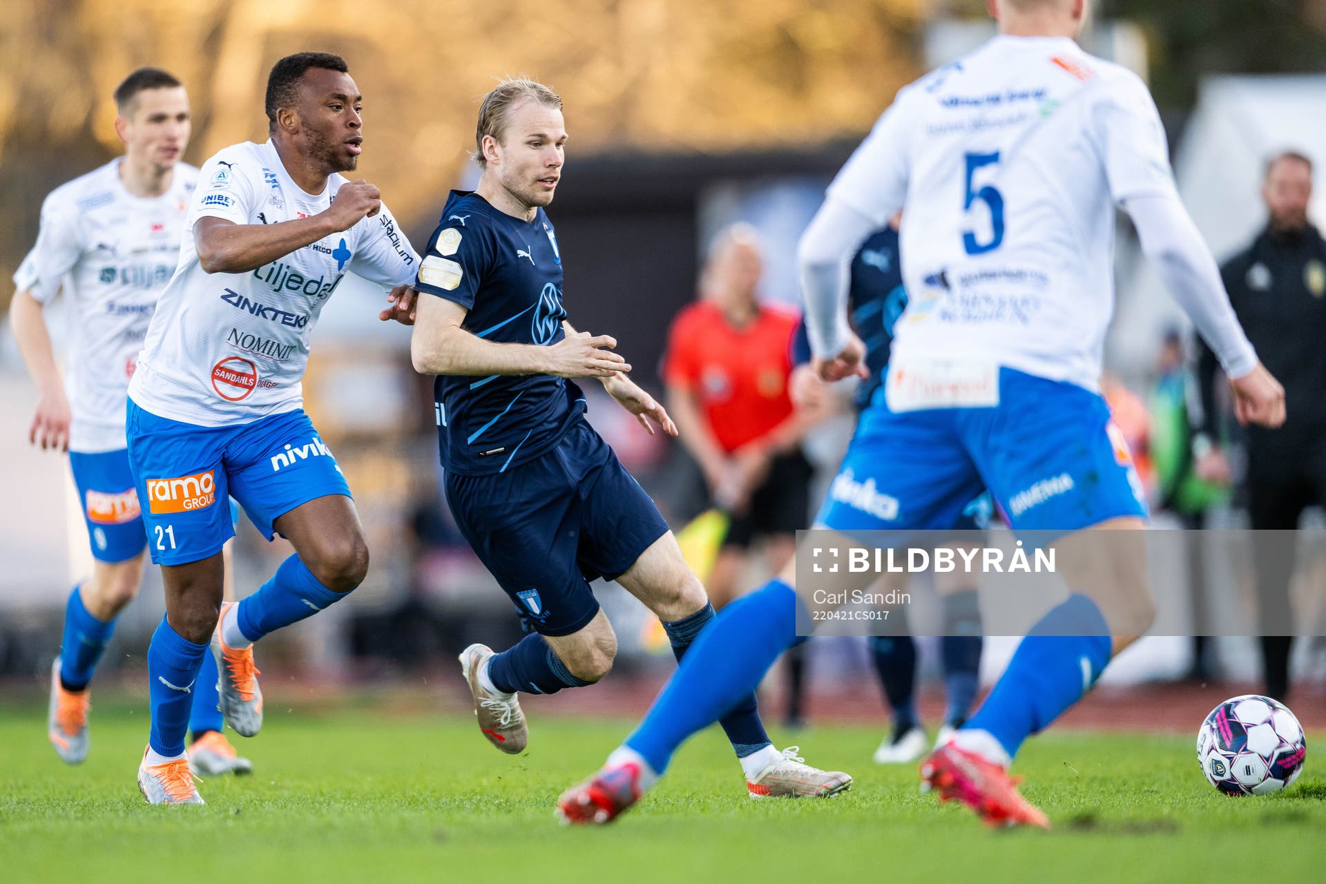 Värnamos Abdussalam Magashy och Malmö FFs Oscar Lewicki