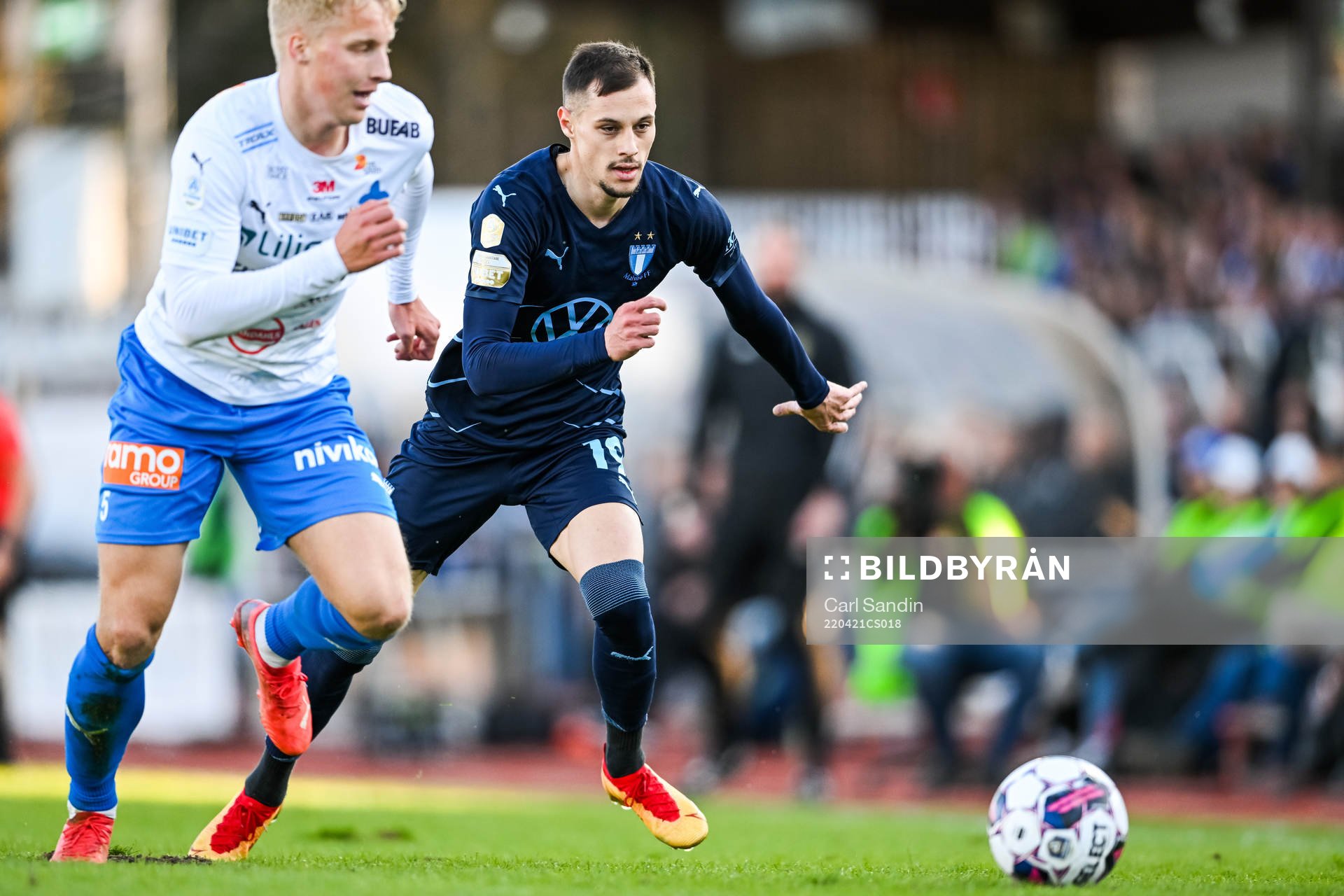 Värnamos Victor Larsson och Malmö FFs Veljko Birmancevic