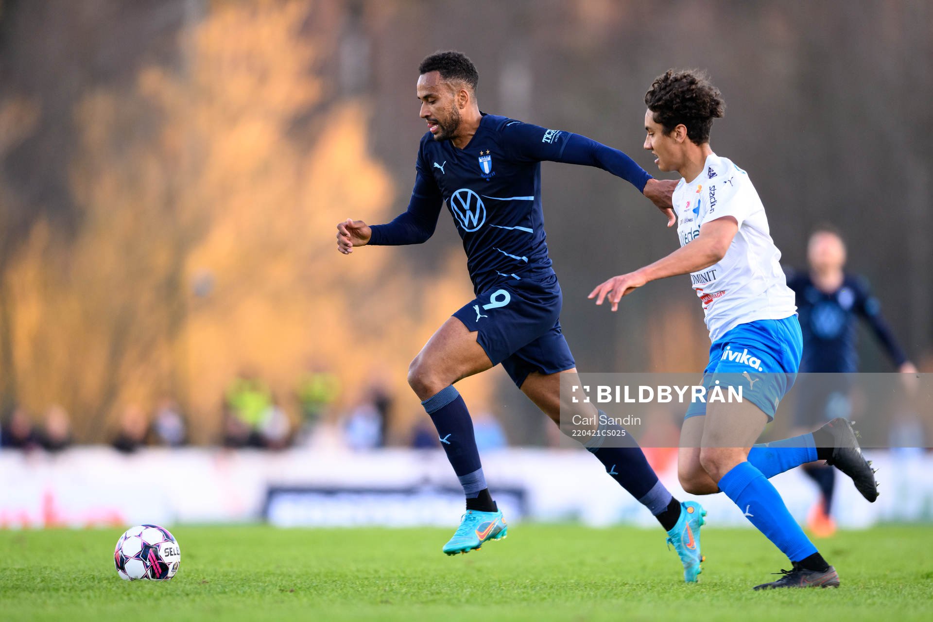 Malmö FFs Isaac Kiese Thelin och Värnamos Robin Tihi