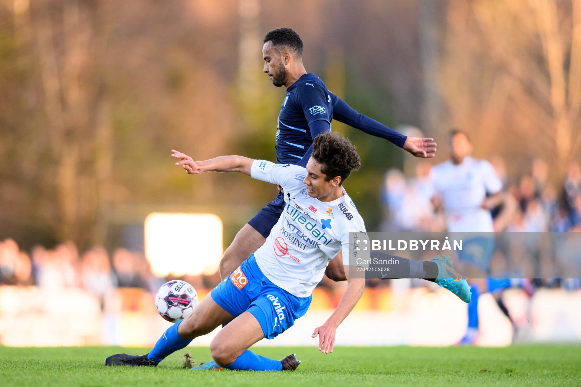 Malmö FFs Isaac Kiese Thelin och Värnamos Robin Tihi