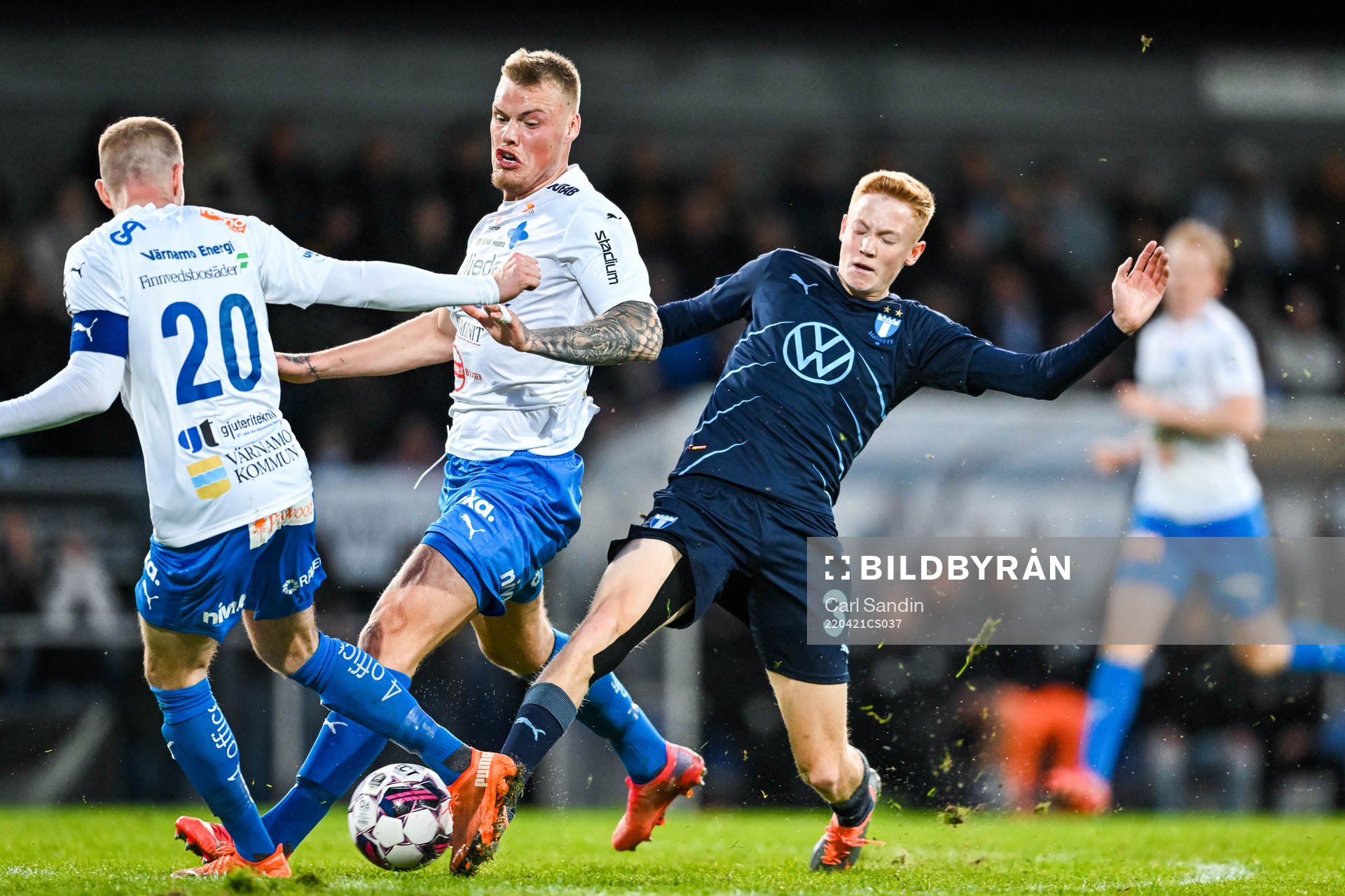 Värnamos Victor Eriksson och Malmö FFs Hugo Larsson