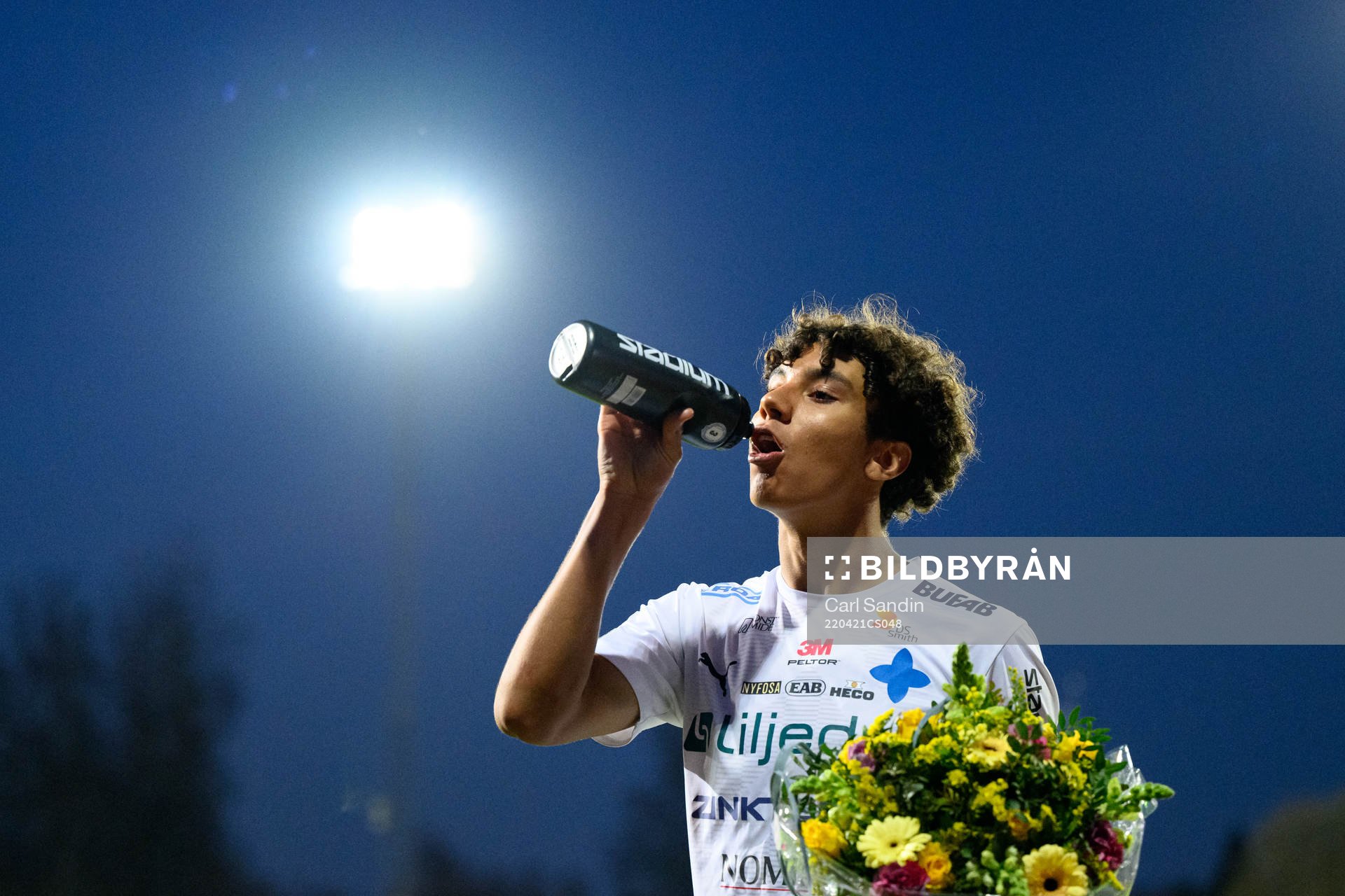 Värnamos Robin Tihi efter fotbollsmatchen i Allsvenskan mellan Värnamo och Malmö FF den 21 april 2022 i Värnamo. 