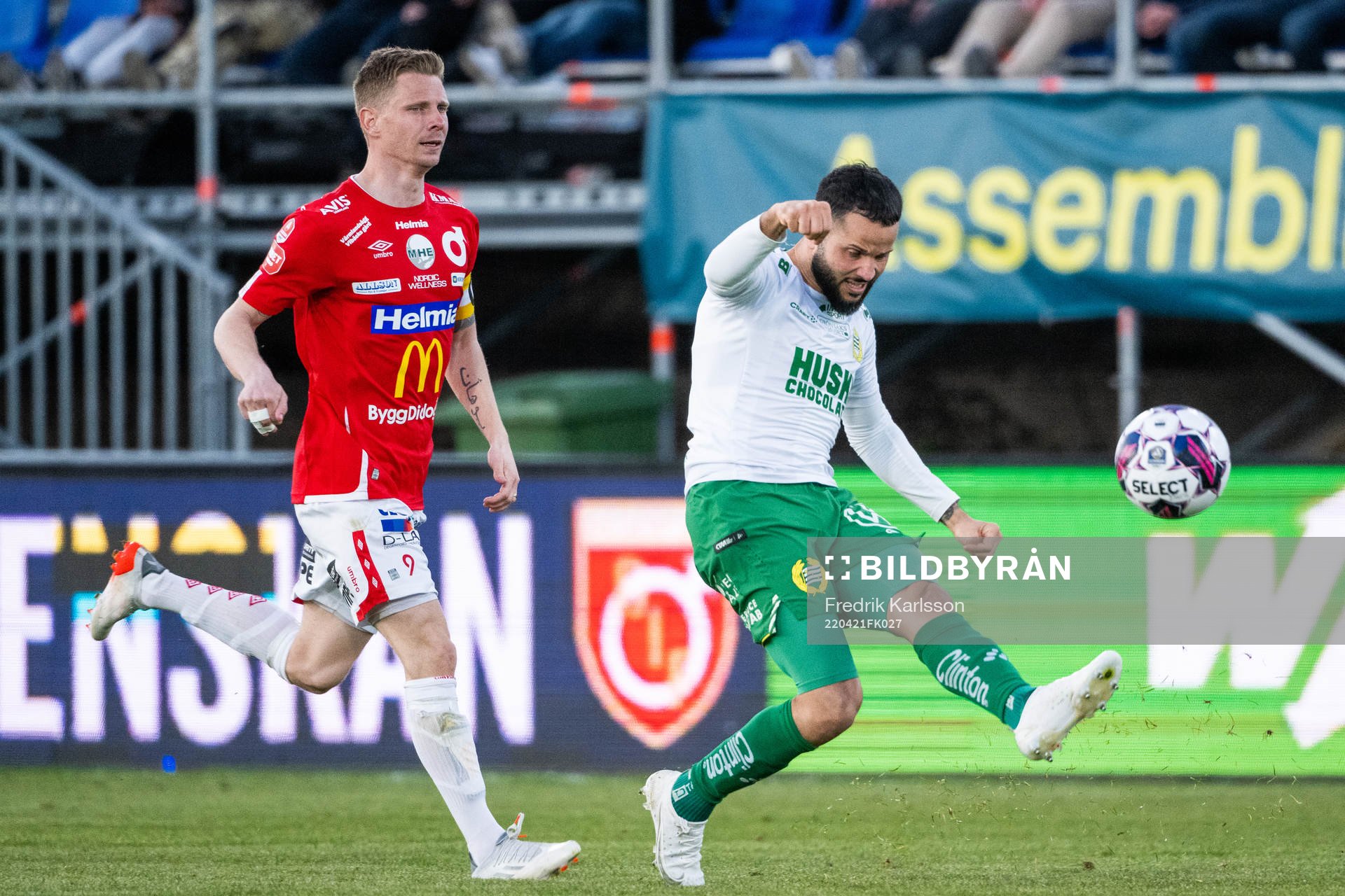 Degerfors Johan Bertilsson och Hammarbys Astrit Selmani