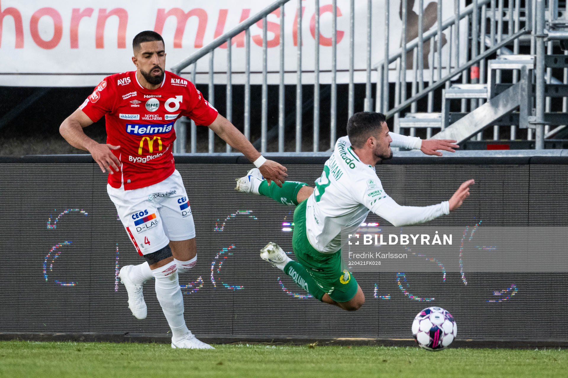 Degerfors Sean Sabetkar och Hammarbys Astrit Selmani