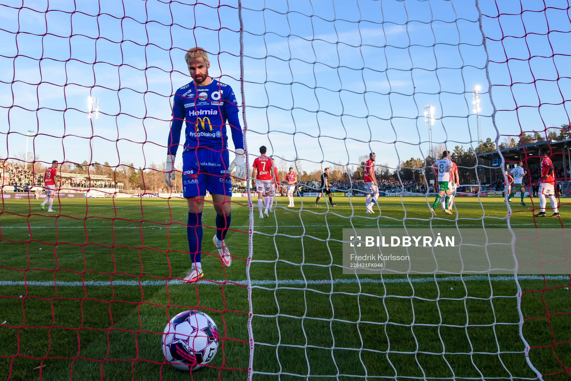 Degerfors målvakt Alfie Malik Whiteman deppar