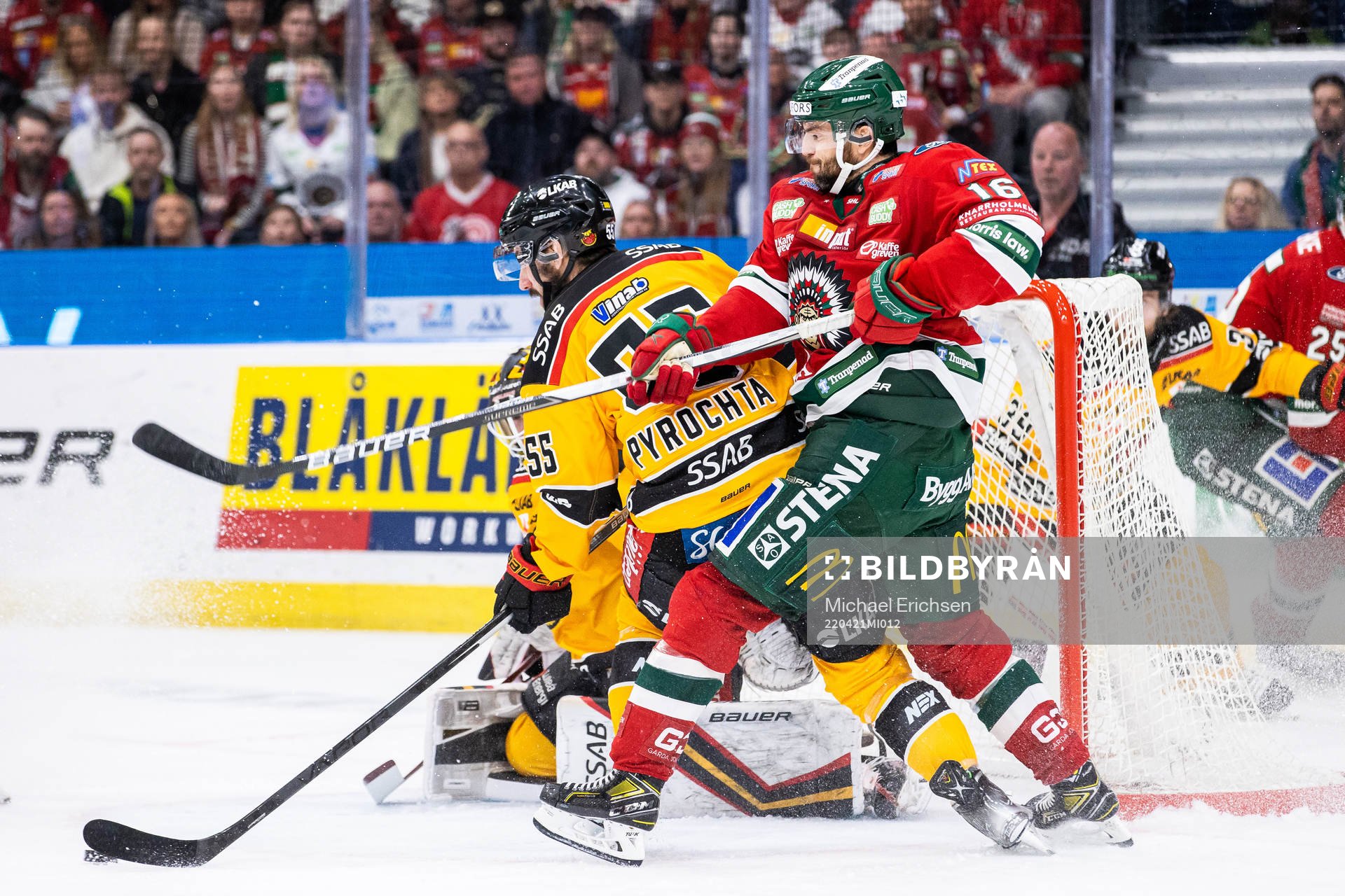 Luleås Filip Pyrochta och Frölundas Stefan Elliot