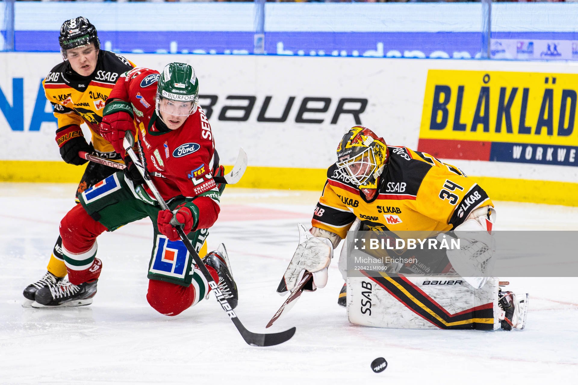 Frölundas Elmer Söderblom och Luleås målvakt Joel