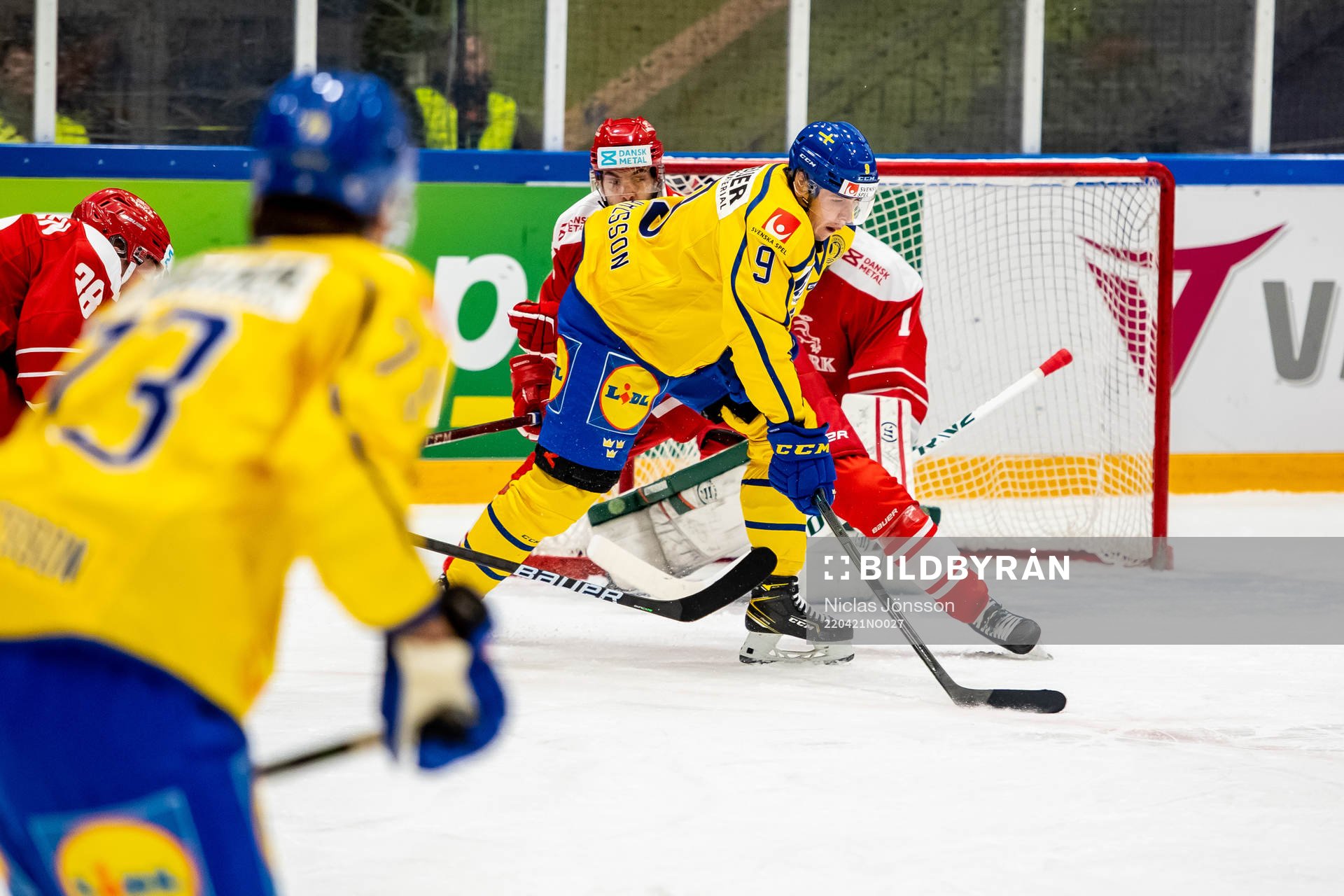 Linus Karlsson of Sweden and Markus Lauridsen of Denmark